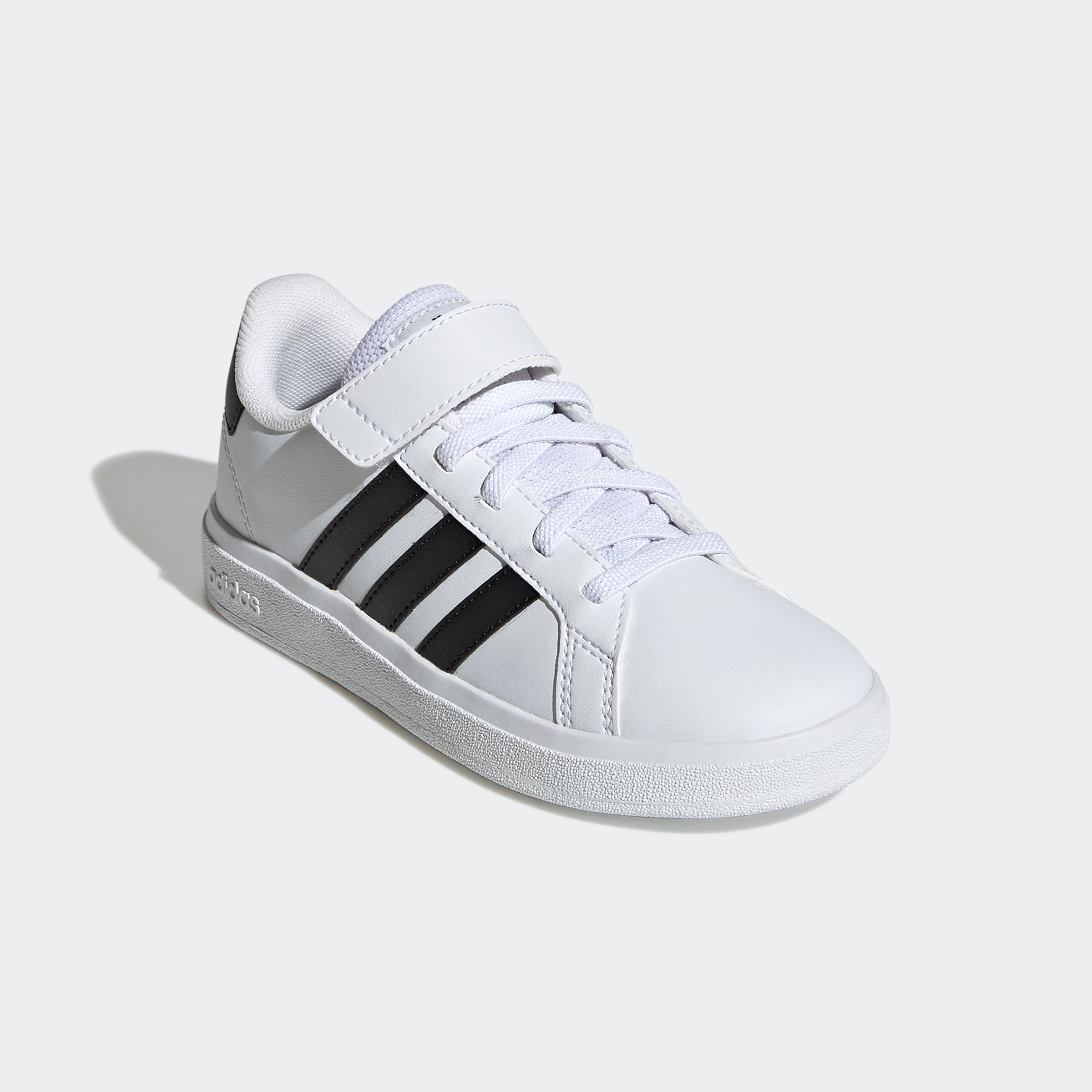 adidas Sportswear Klettschuh "GRAND COURT COURT ELASTIC LACE AND TOP STRAP", Design auf den Spuren des adidas Superstar