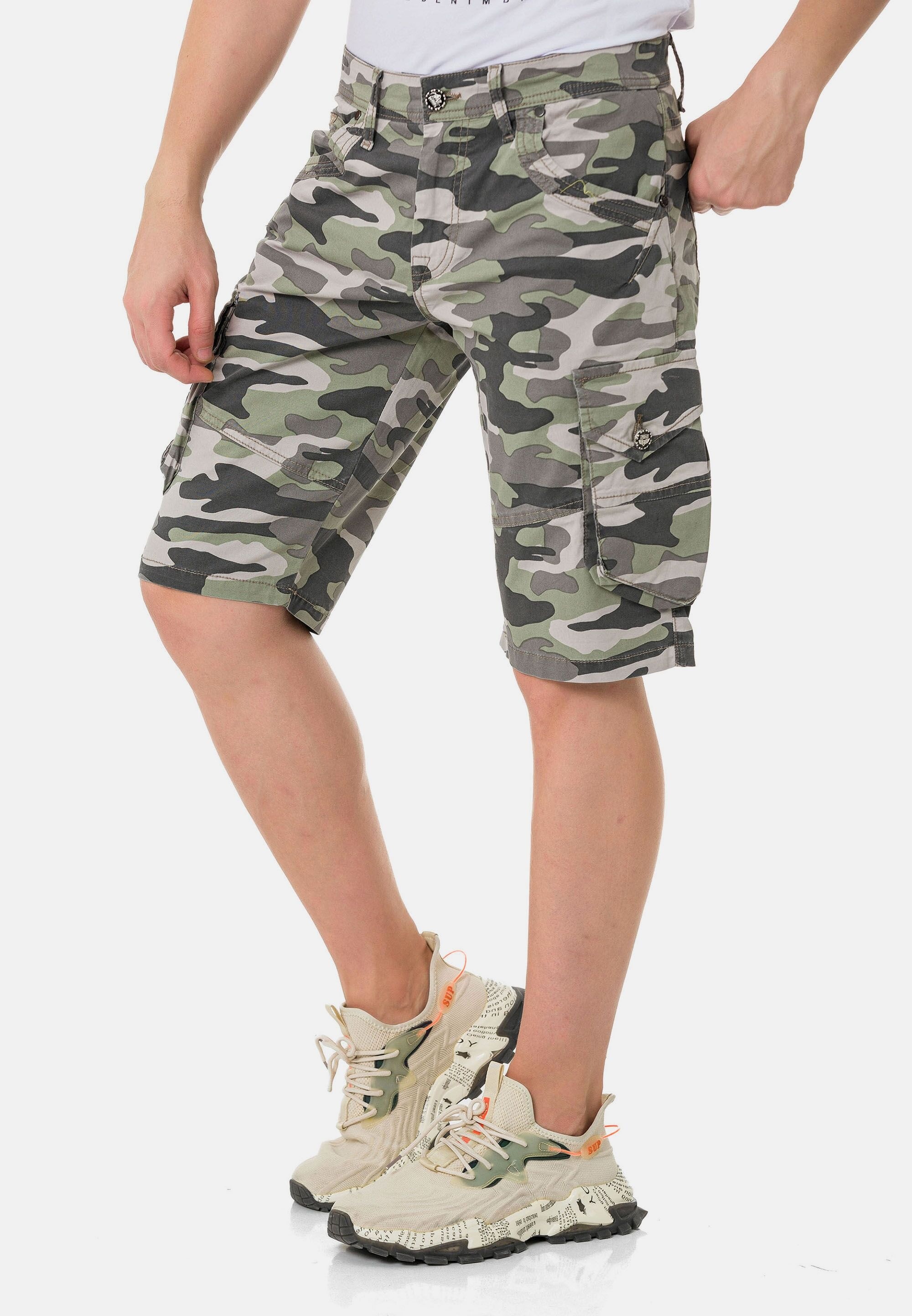 Cipo & Baxx Cargohose »Shorts«, im Camouflage-Design