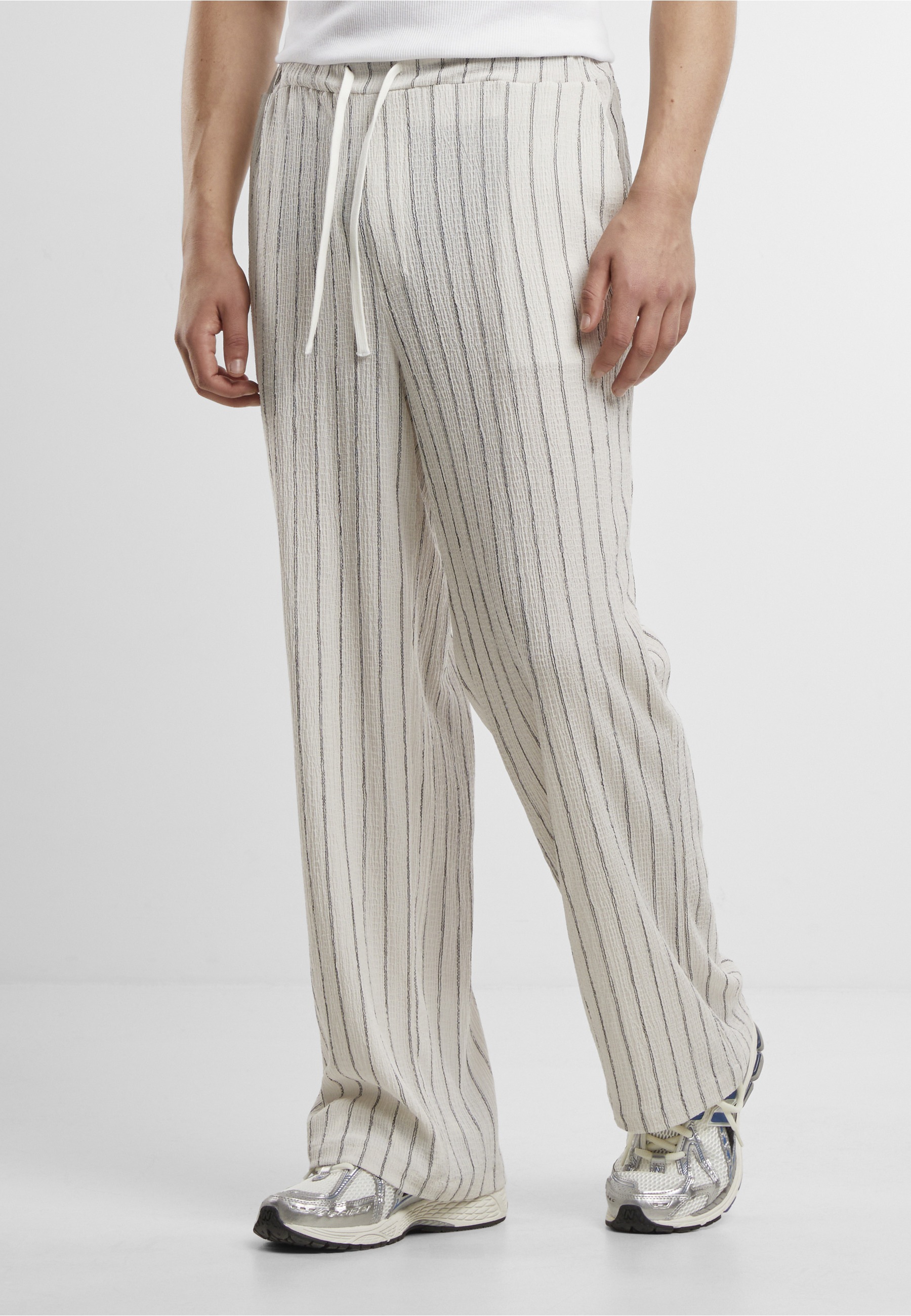 Thumbnail - URBAN CLASSICS Stoffhose "Urban Classics Striped Crinkle Resort Pants"