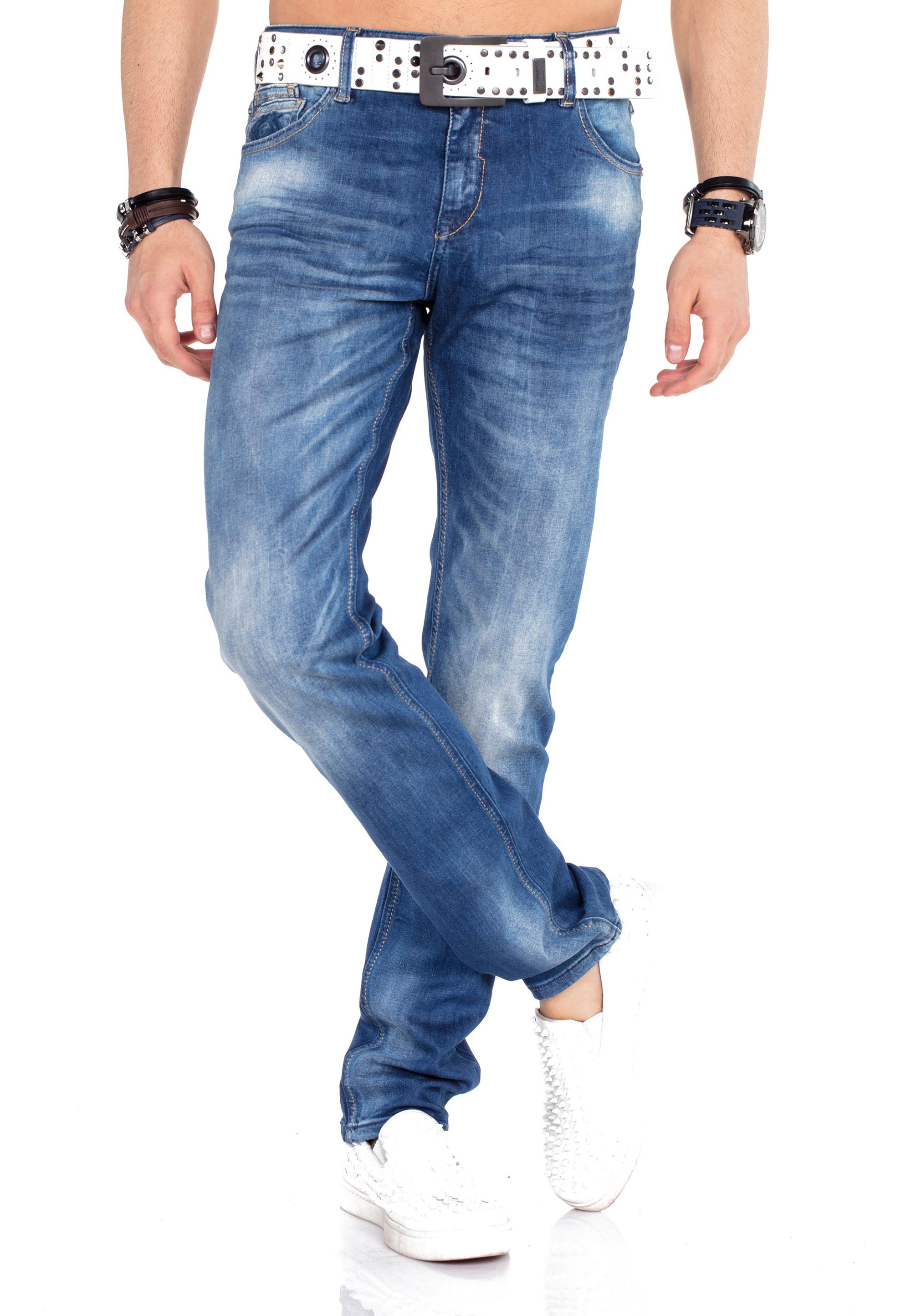Cipo & Baxx Straight-Jeans, mit stylischem Gürtel