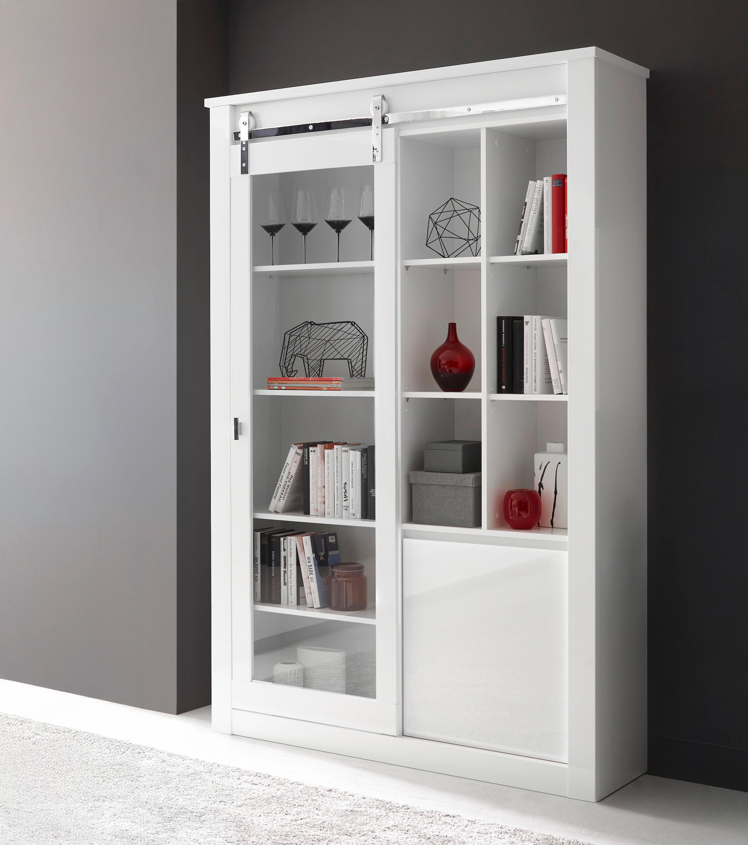 Home affaire Vitrine »Daytona, moderner Hochschrank, Glasvitrine in Weiß Hochglanz« mit Schiebetürenbeschlag in Chrom-Optik, ausreichend Stauraum