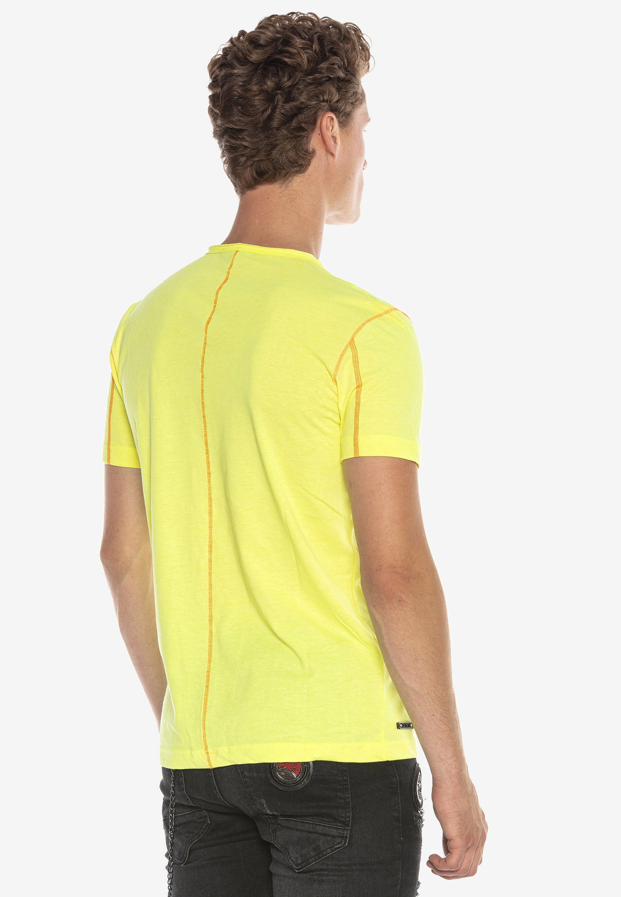 Cipo & Baxx T-Shirt »T-Shirt« mit Logo-Patch Prints