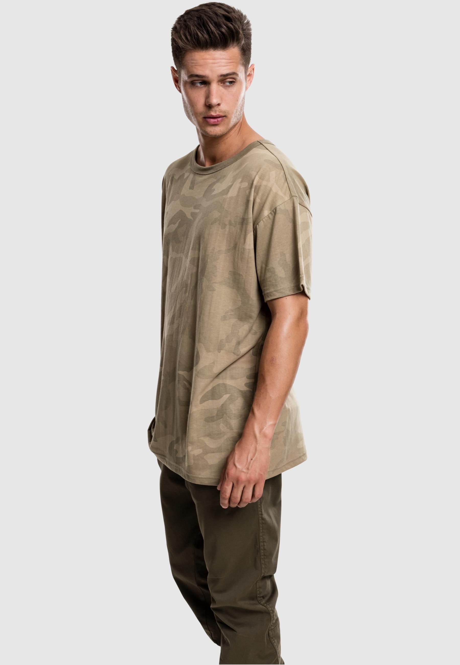 URBAN CLASSICS Kurzarmshirt »Urban Classics Herren Camo Oversized Tee«, (1 tlg.)
