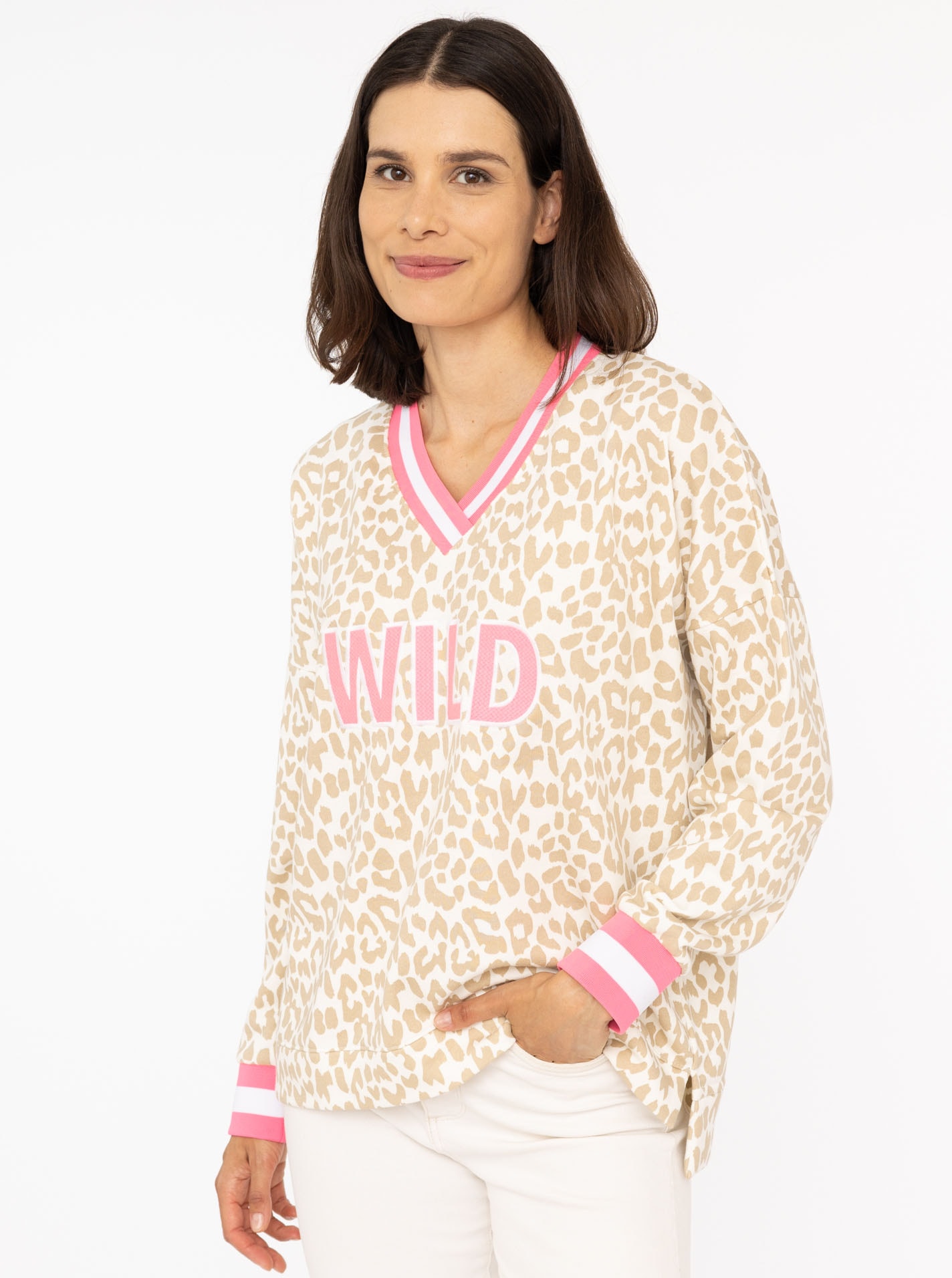 Zwillingsherz Sweatshirt ""Leo Pastell"", mit V-Ausschnitt, gestreiften Bün günstig online kaufen
