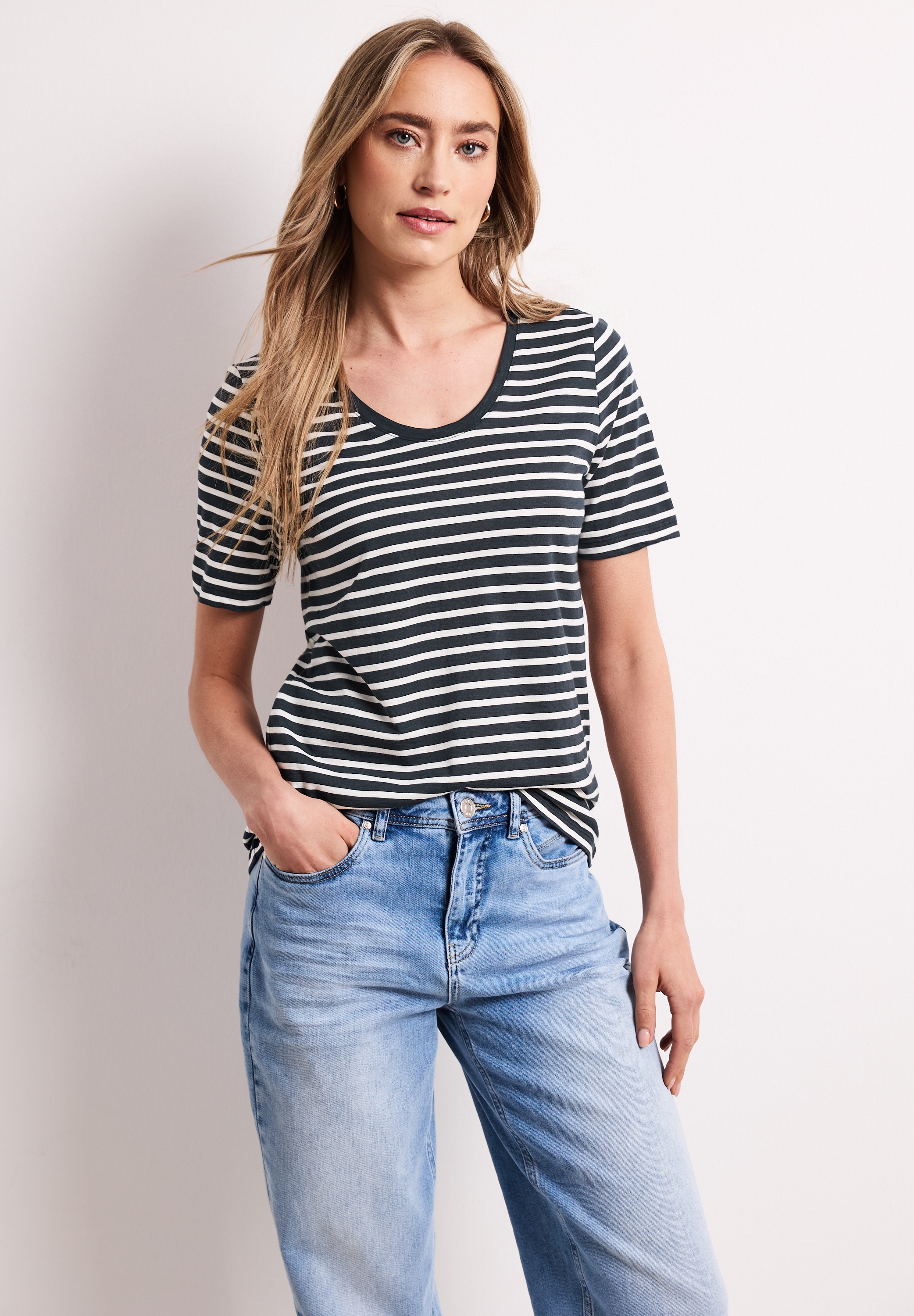 STREET ONE T-Shirt mit abgerundetem V-Ausschnitt günstig online kaufen