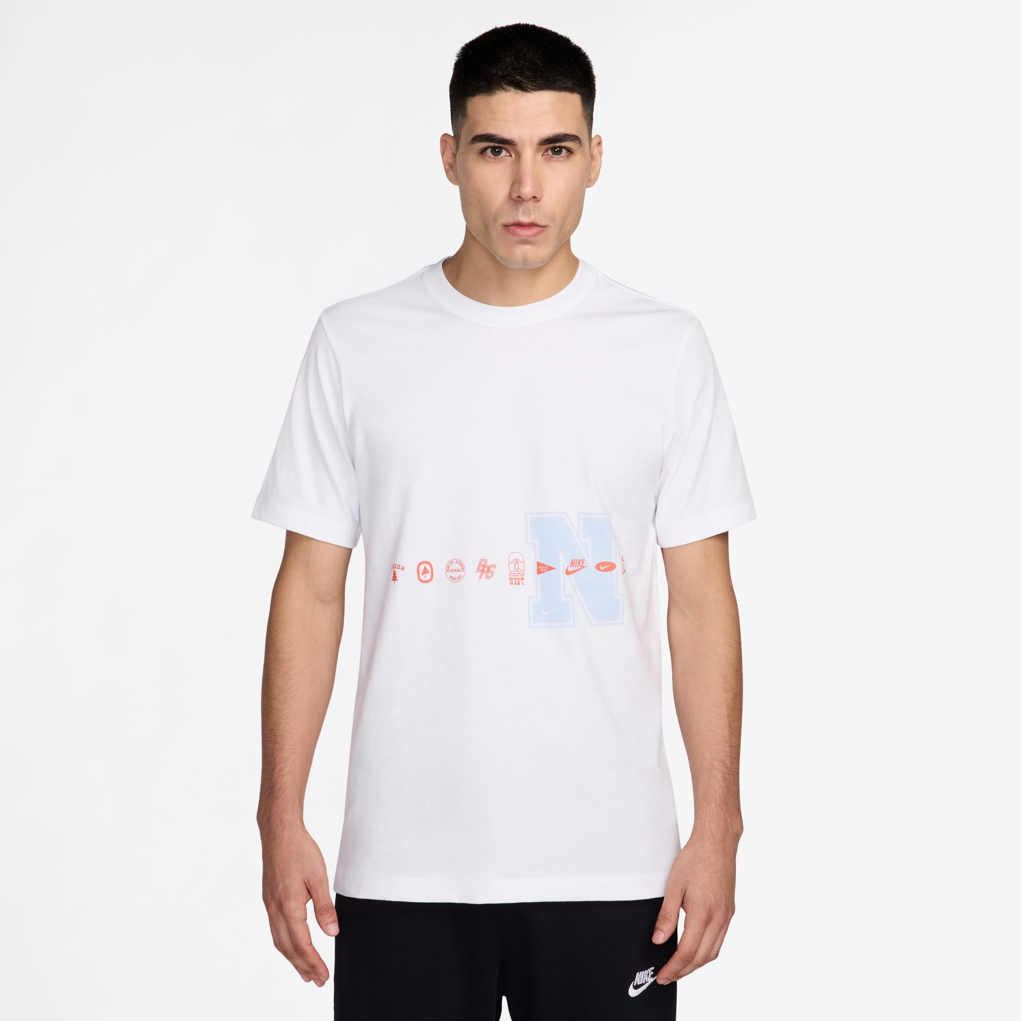 Nike T-Shirt "U NSW TEE STD CELEBRATE BRAND" für Erwachsene, sportlicher St günstig online kaufen