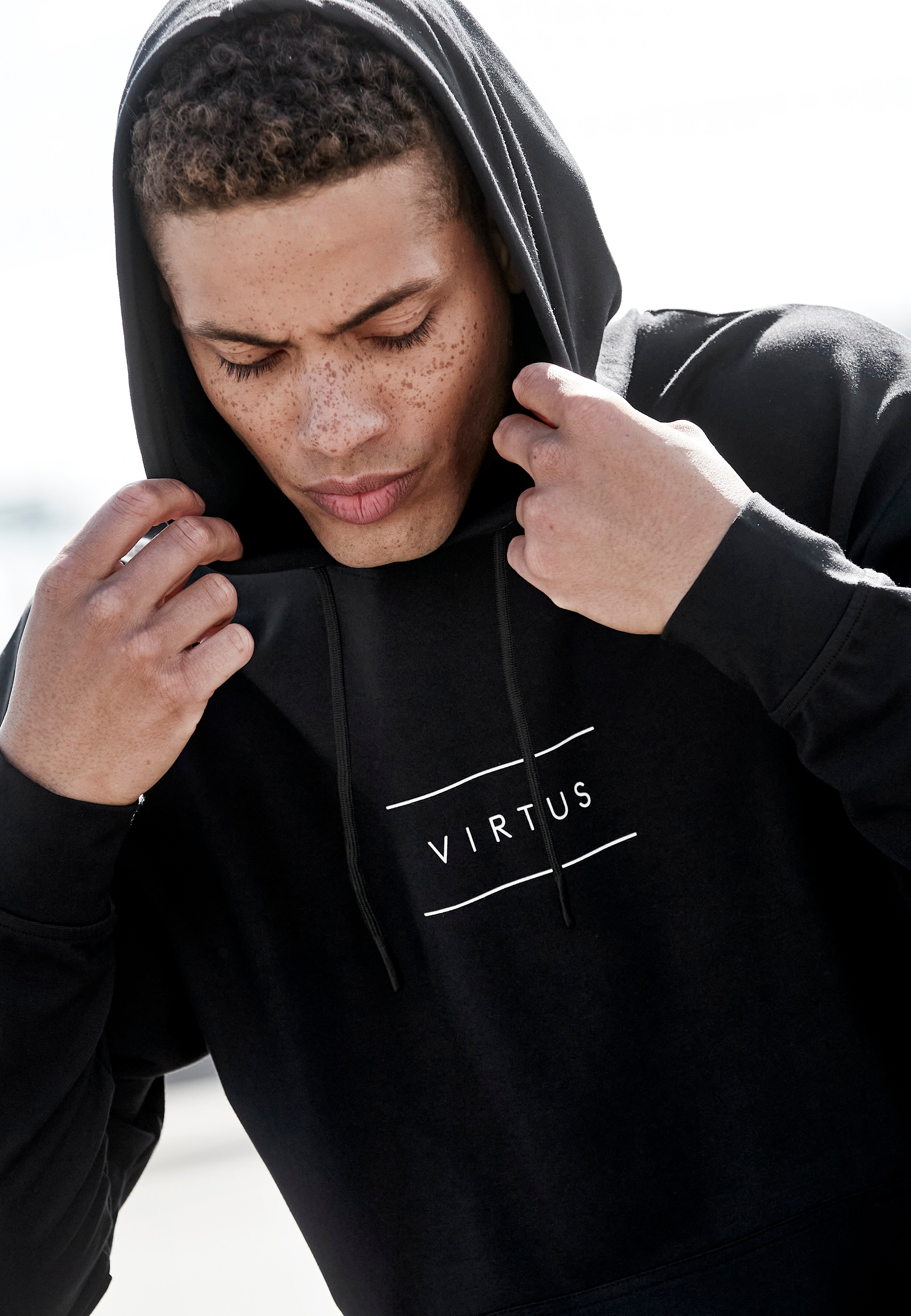 Virtus Kapuzensweatshirt »MALTU M Hoody«, mit stylischem Logoprint