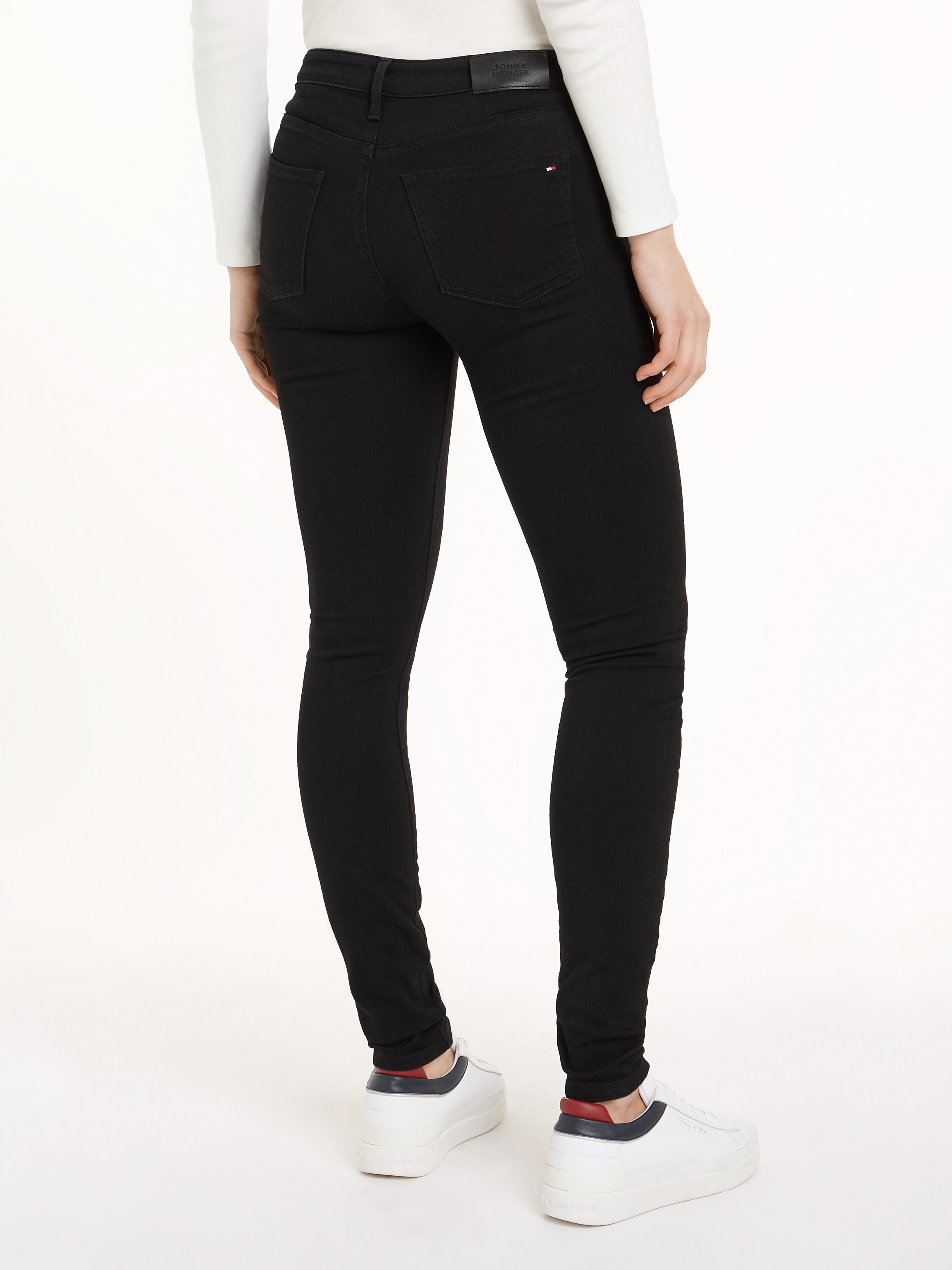 Tommy Hilfiger Skinny-fit-Jeans »COMO SKINNY RW BLACK«, mit Tommy Hilfiger Logo-Badge