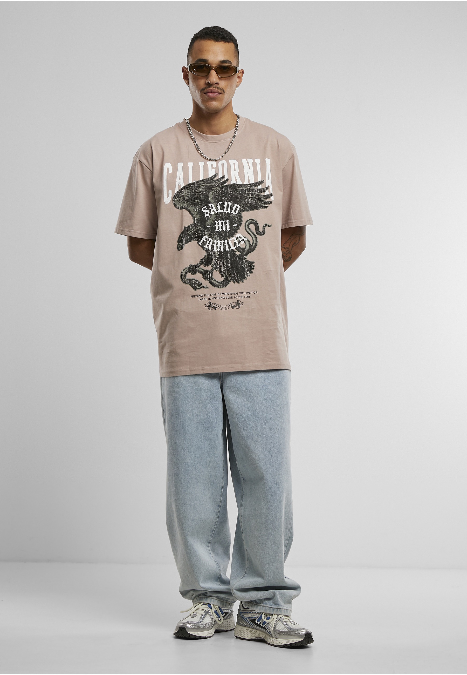 Upscale by Mister Tee Kurzarmshirt »Upscale by Mister Tee Unisex La Familia Heavy Oversize Tee« 1 Stk.