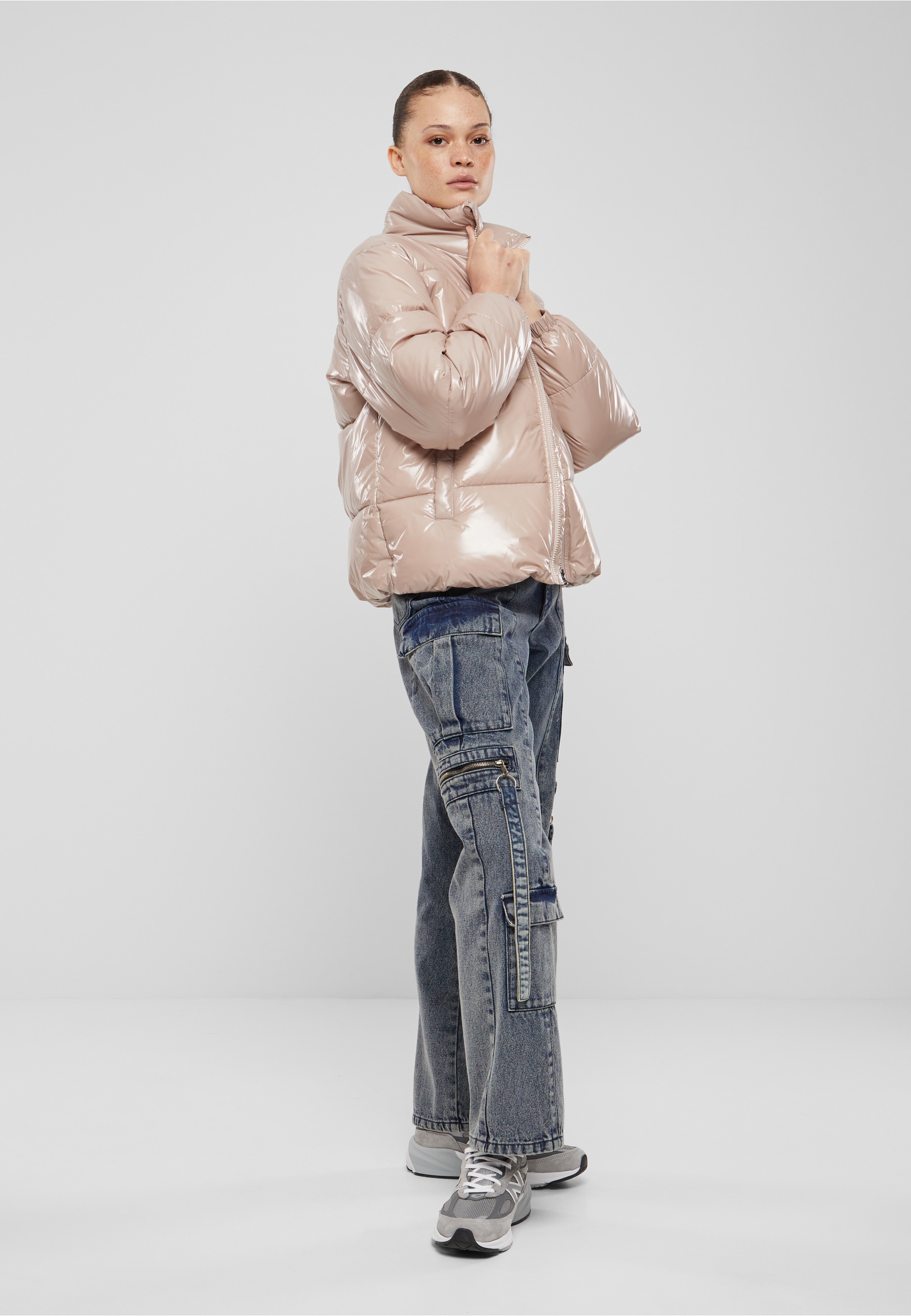 URBAN CLASSICS Winterjacke »Urban Classics Ladies Recycled Short Shiny Puffer Jacket« 1 Stk. tlg. ohne Kapuze