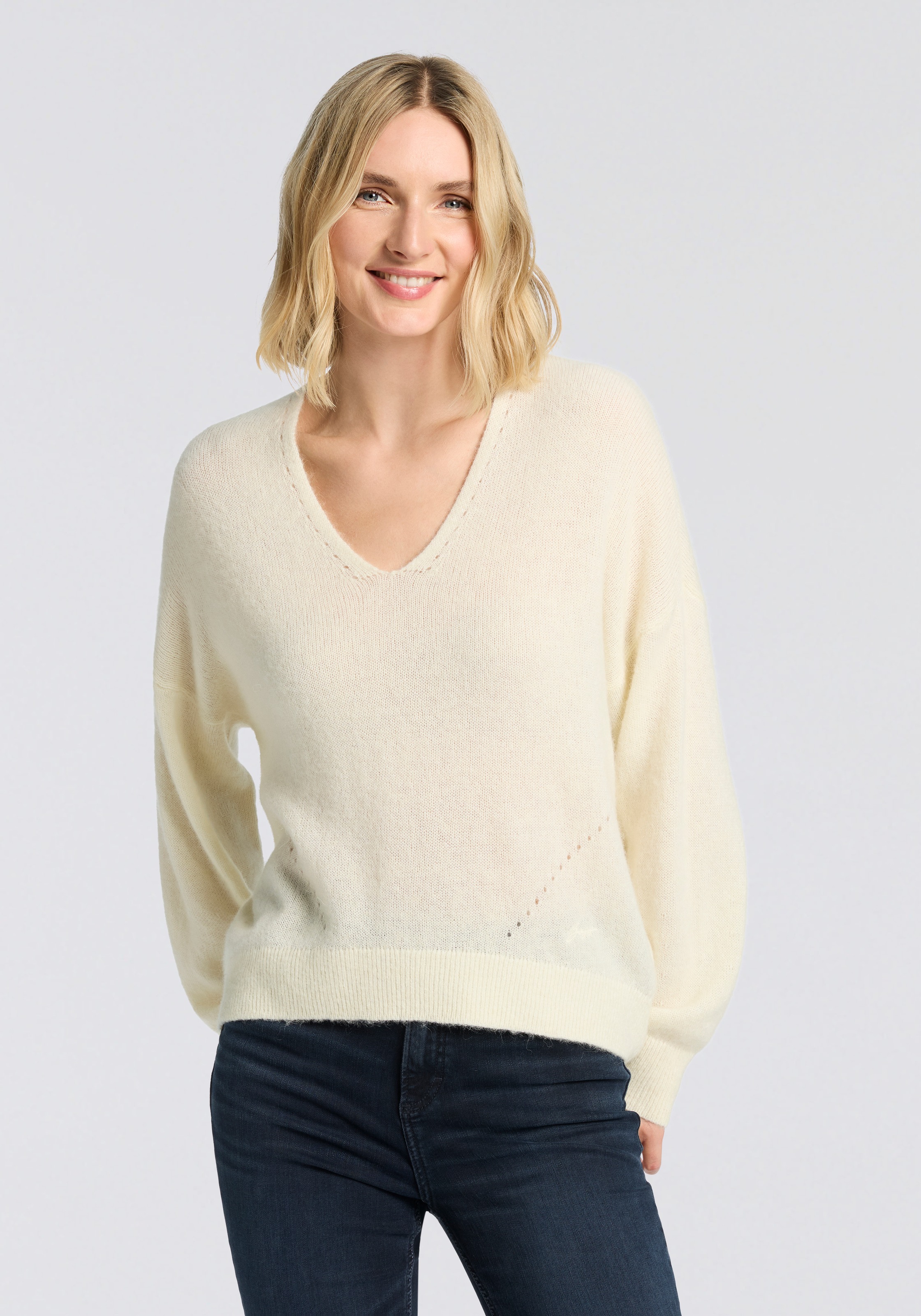 BOSS ORANGE Strickpullover "Foletta Premium Damenmode" V-Ausschnitt, Ajouré günstig online kaufen