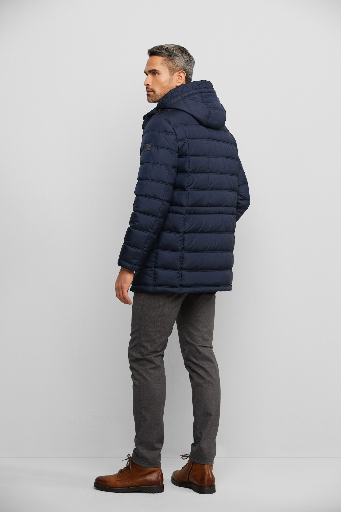 bugatti Steppjacke, mit Kapuze, aus besonders leichtem Material