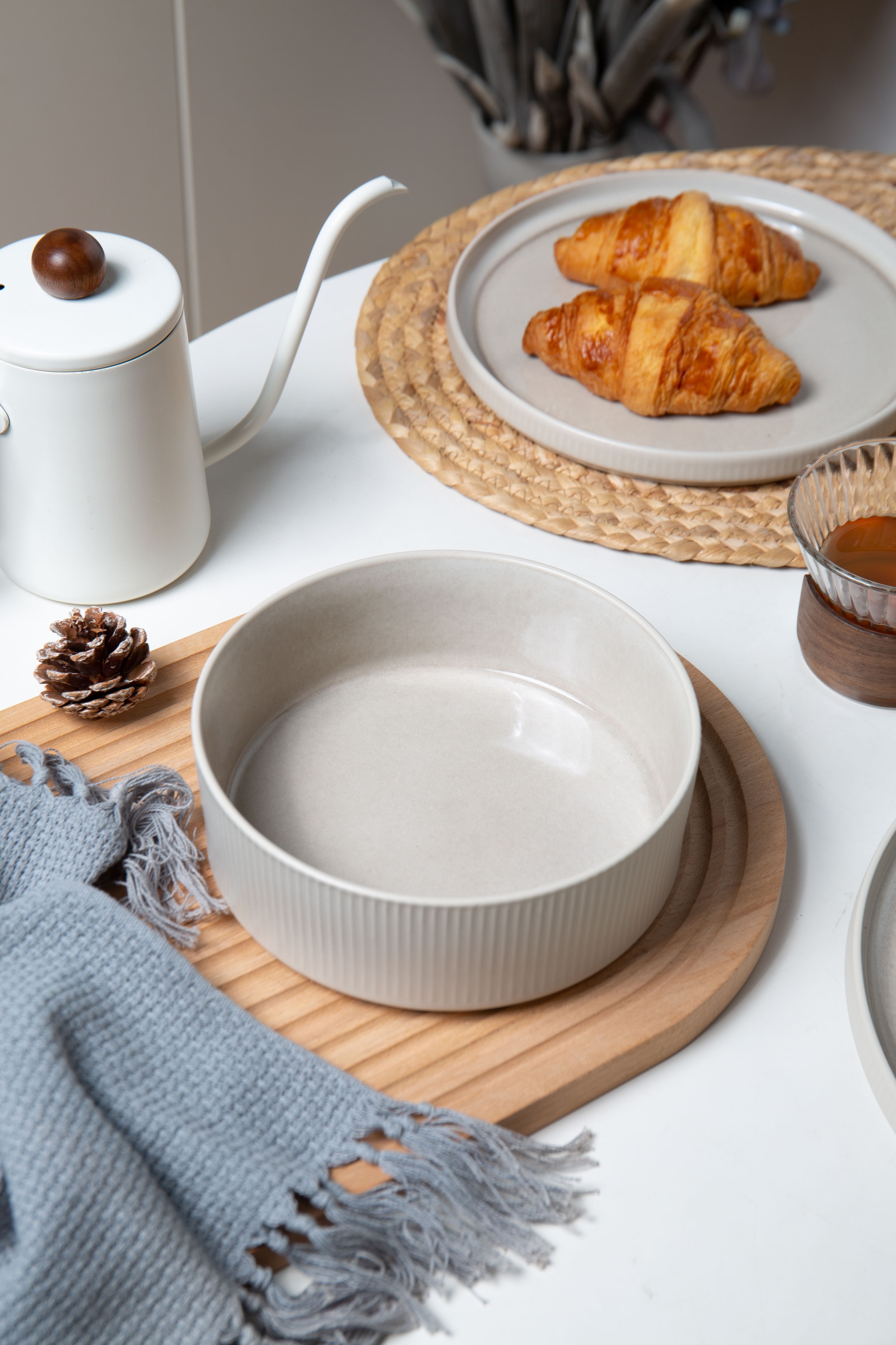 OTTO home Geschirr-Set »Ylvii, außen matt, innen reaktiv glasiert«, (Set, 18 tlg.), spülmaschinenfest und mikrowellengeeignet