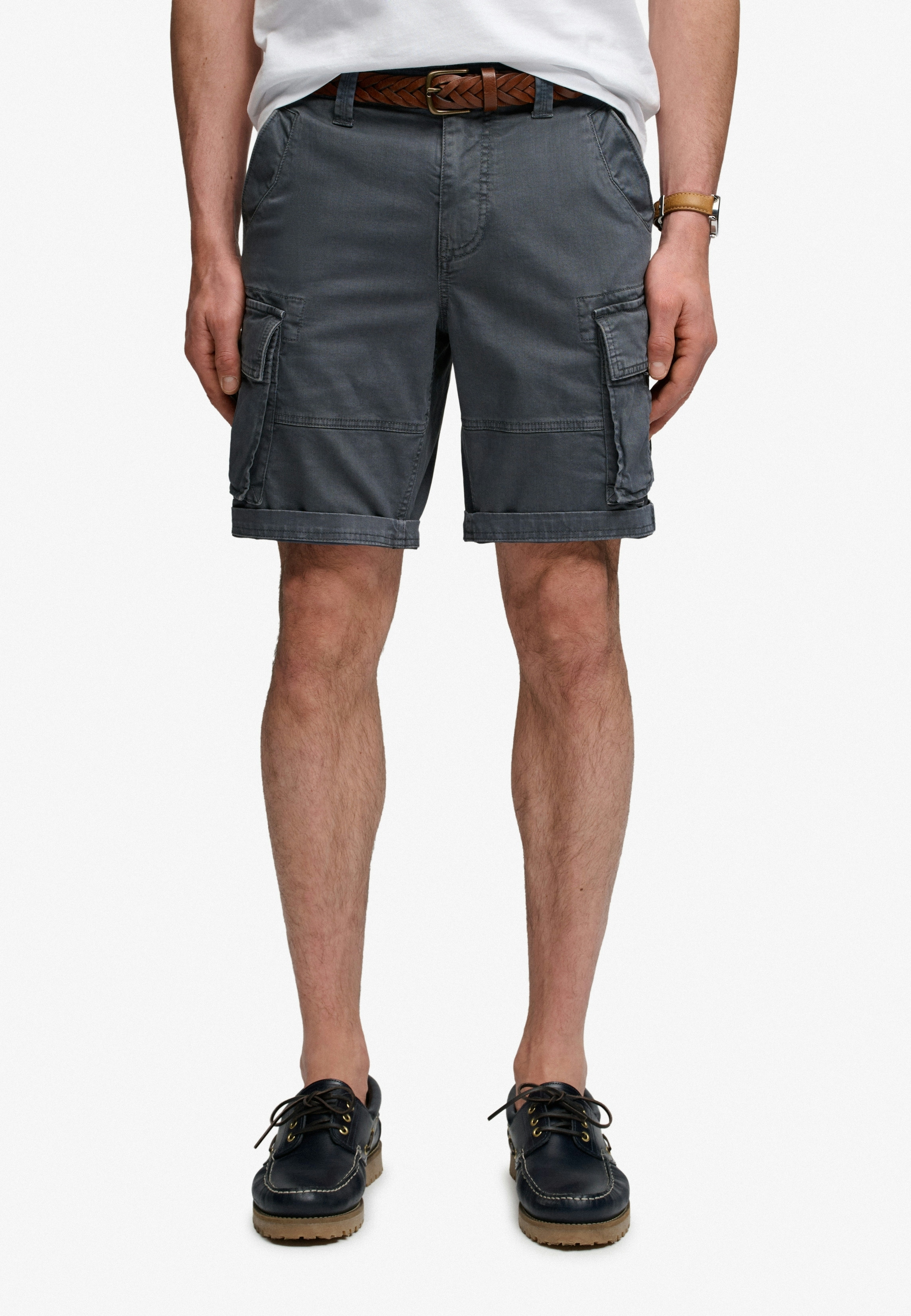 Superdry Cargobermudas "CORE CARGO SHORT" Straight Fit, mit Reißverschluss und 1-Knopf-Verschluss, knielang