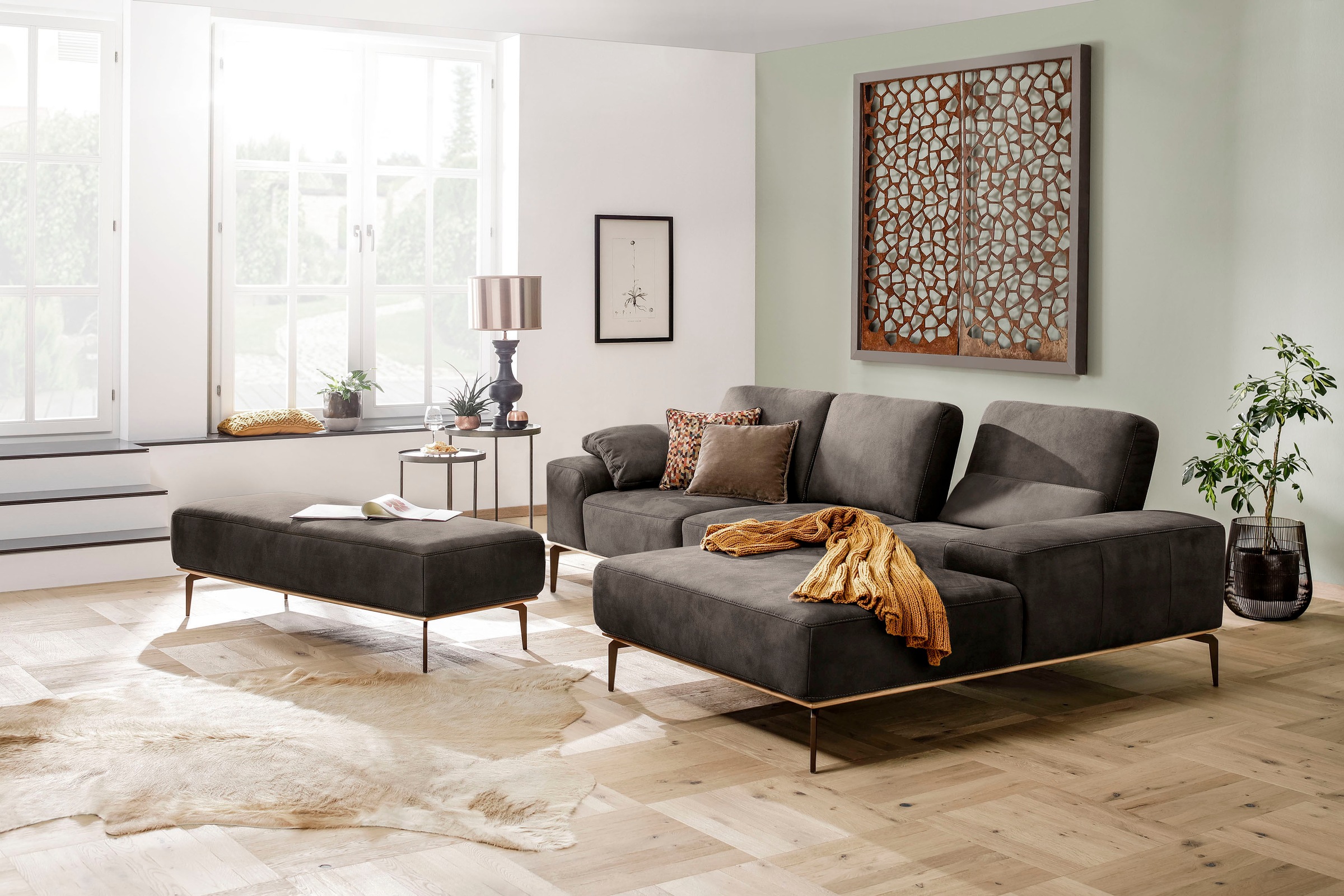 W.SCHILLIG Ecksofa »run, Designsofa mit tollem Sitzkomfort, bequem, L-Form« mit Holzsockel, Füße in Bronze pulverbeschichtet, Breite 279 cm