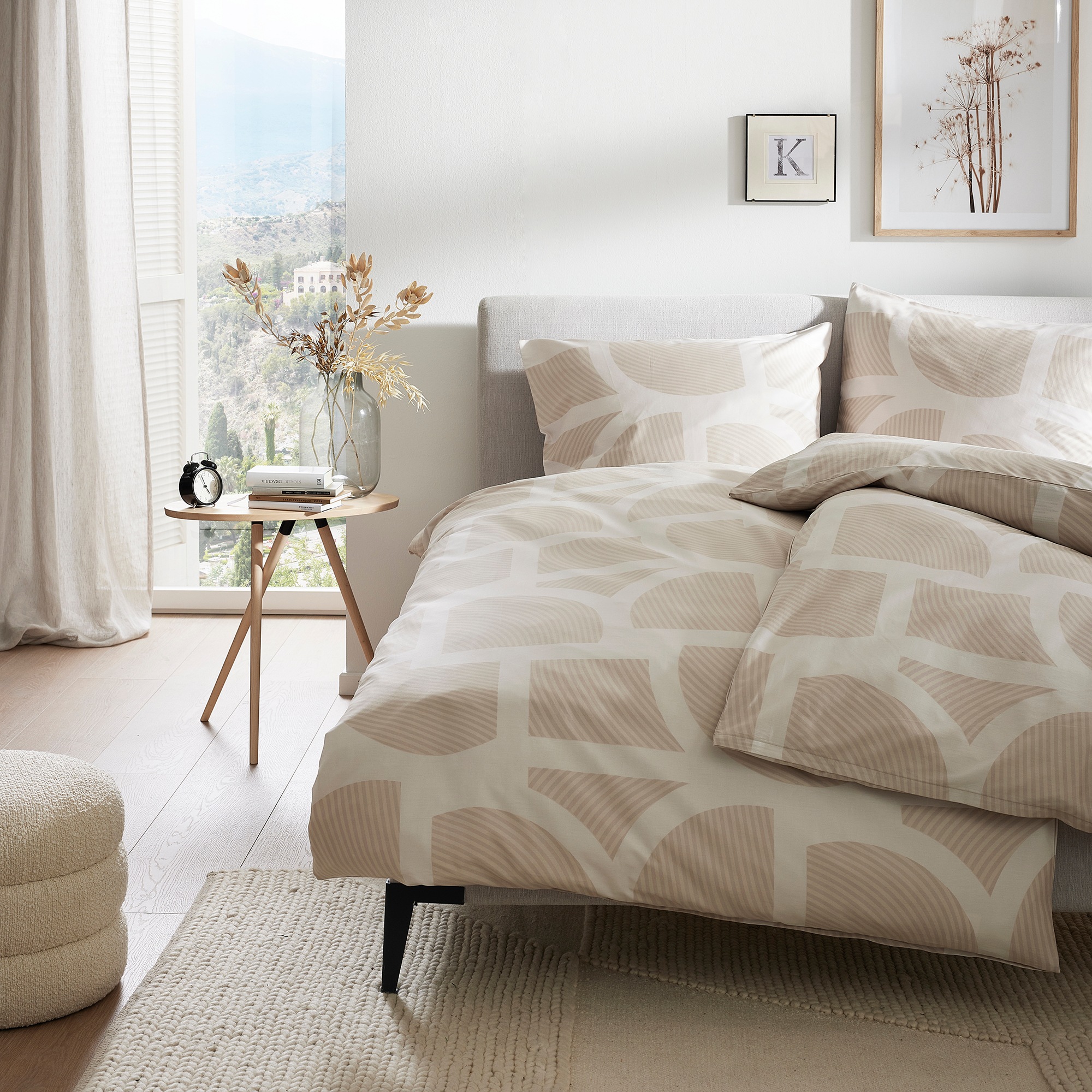 Bettwäsche BUGATTI, beige, Mako-Satin, Obermaterial: 76% Baumwolle, 24% Polyester, Bettwäsche, "Satinbettwäsche bugatti", mit abstraktem Muster