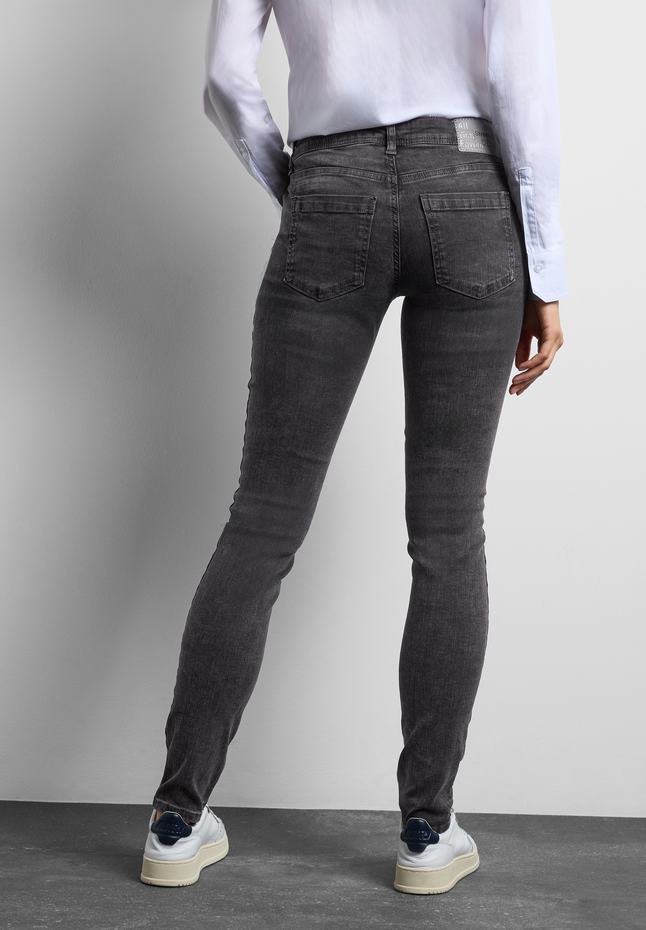 STREET ONE Siauri džinsai Middle Waist