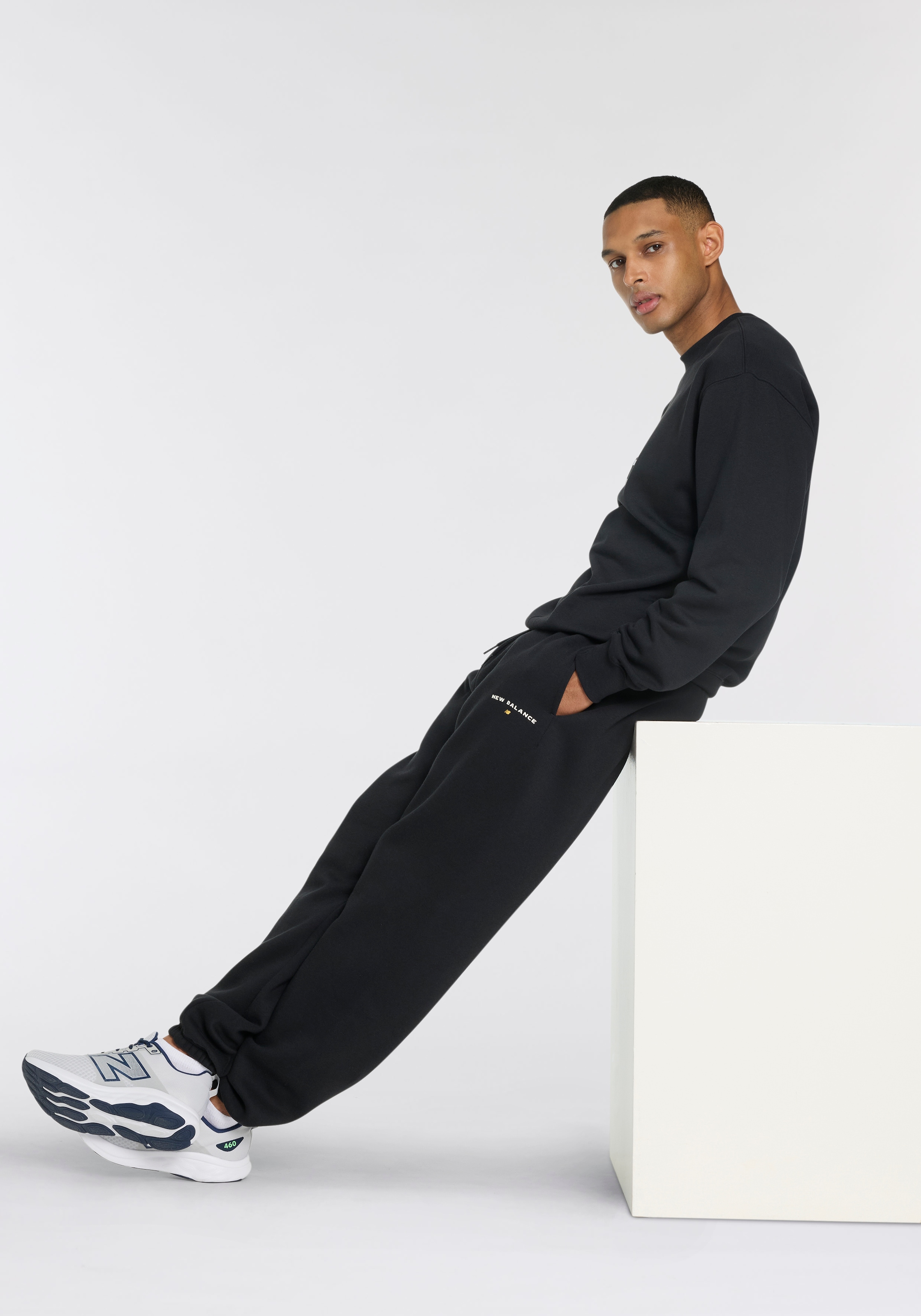 New Balance Jogginghose »Reimagined Fleece Graphic Jogger«