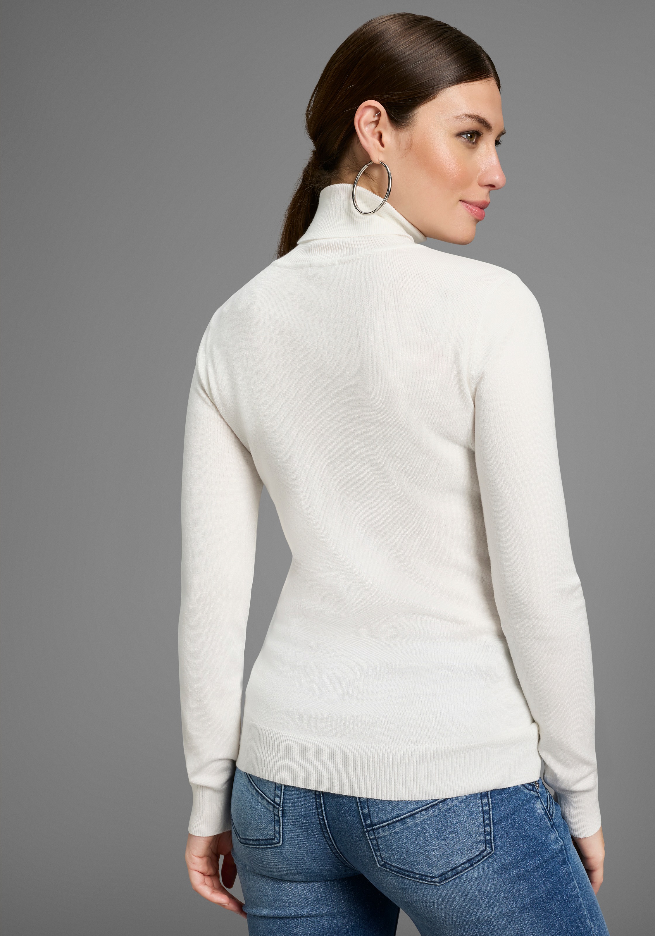 Bruno Banani Rollkragenpullover mit Metalllogo günstig online kaufen