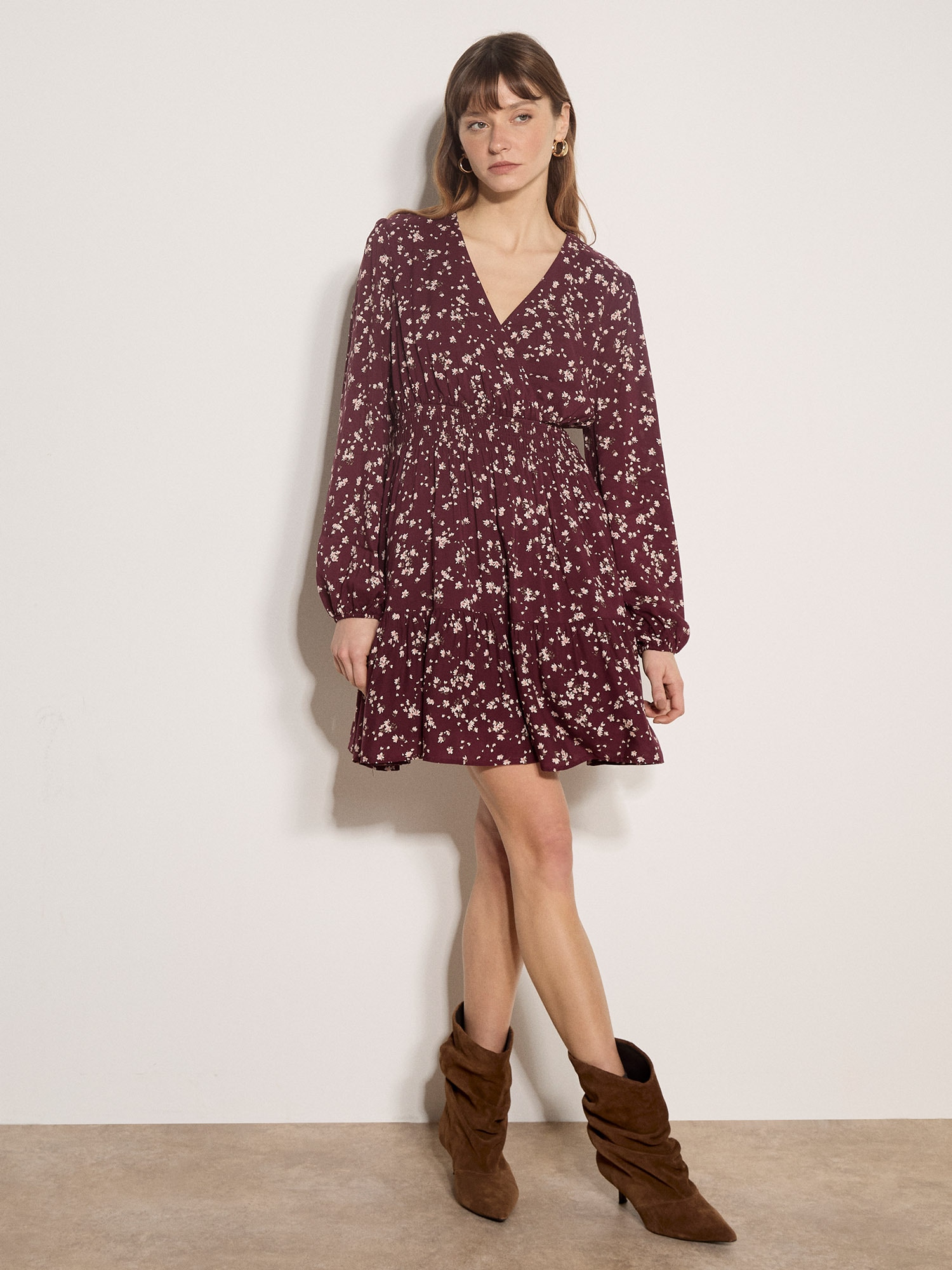 Apricot Minikleid »Daisy Spray Wickelkleid« mit Blousonärmeln