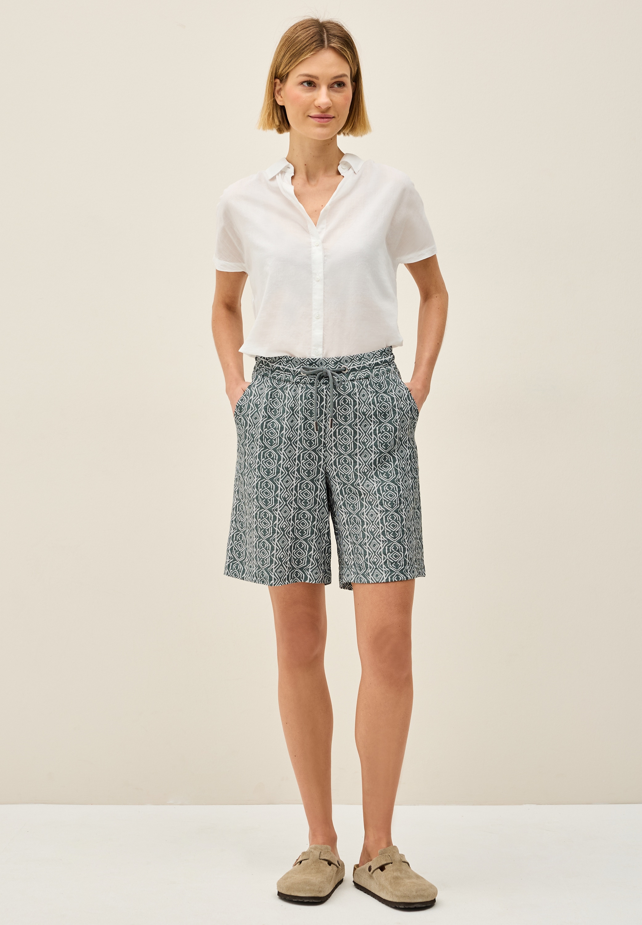 Cecil Shorts, Middle Waist