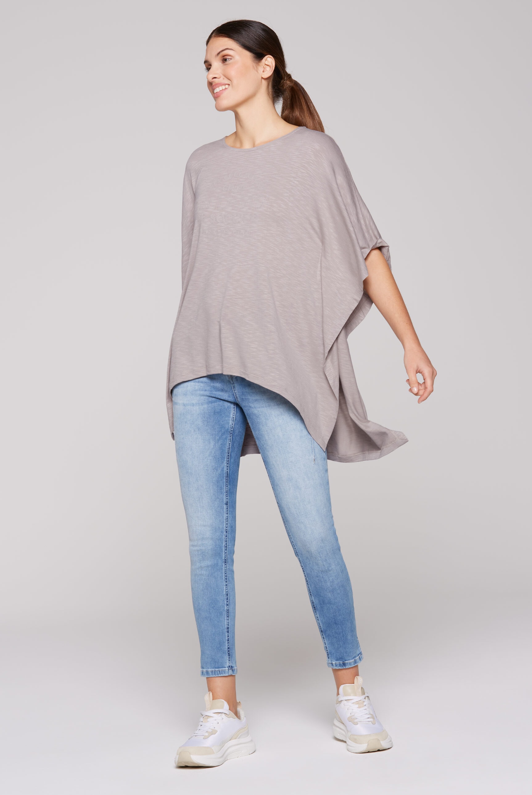 SOCCX Oversize-Shirt, mit längerer Rückenpartie