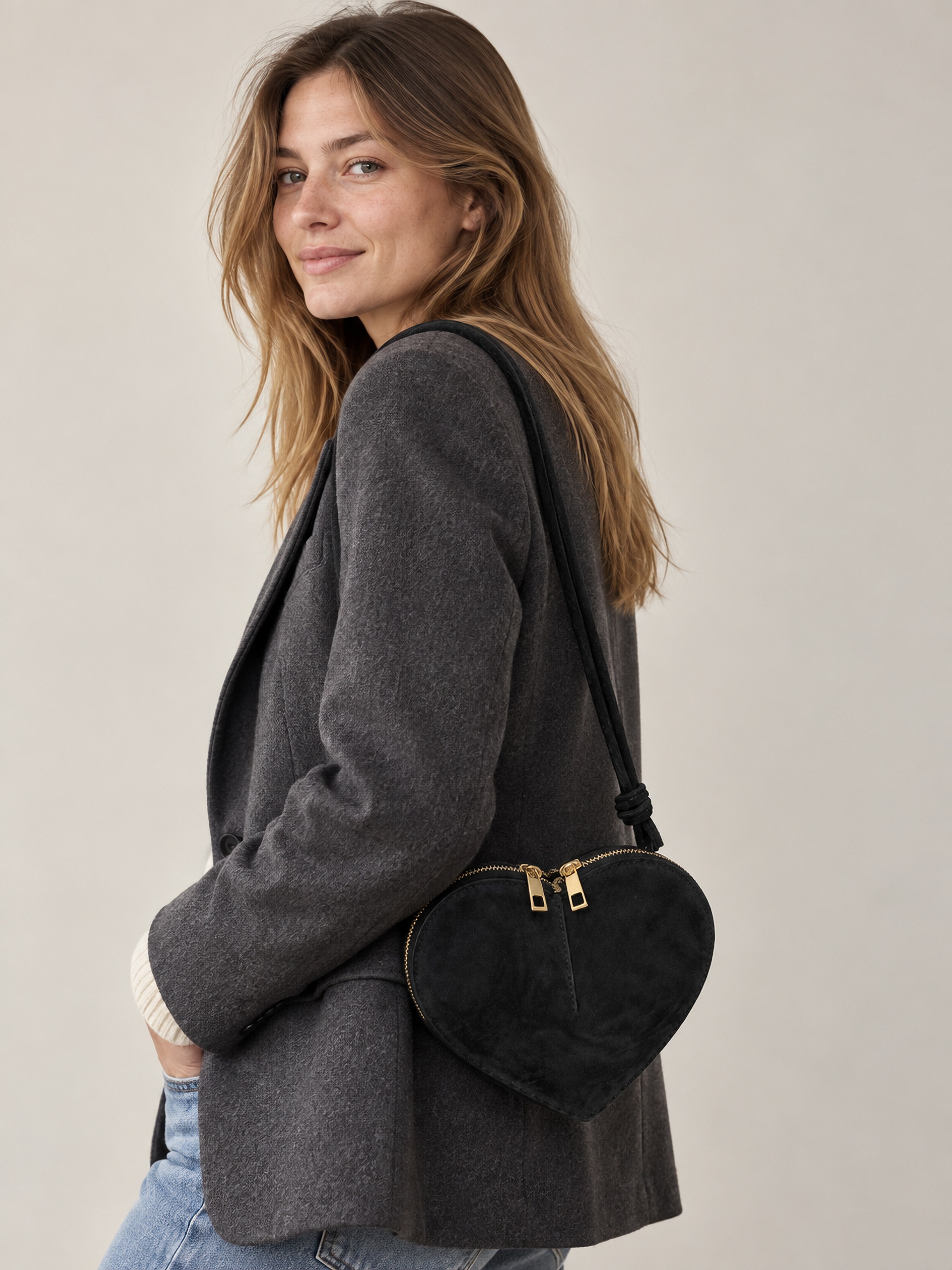 COLLEZIONE ALESSANDRO Schultertasche »Herz« aus echtem Wildleder