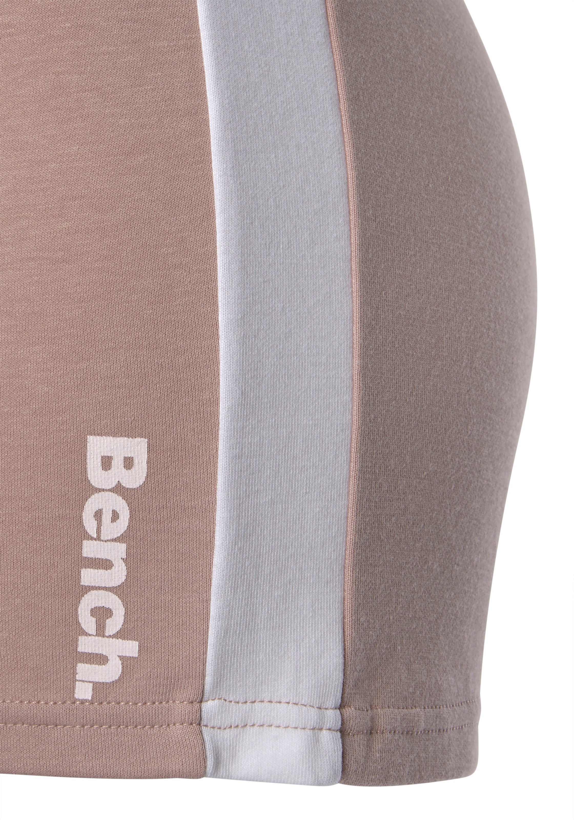 Bench. Loungewear Relaxshorts »-Kurze Hose«, mit Seitenstreifen, Loungeanzug  für kaufen | BAUR