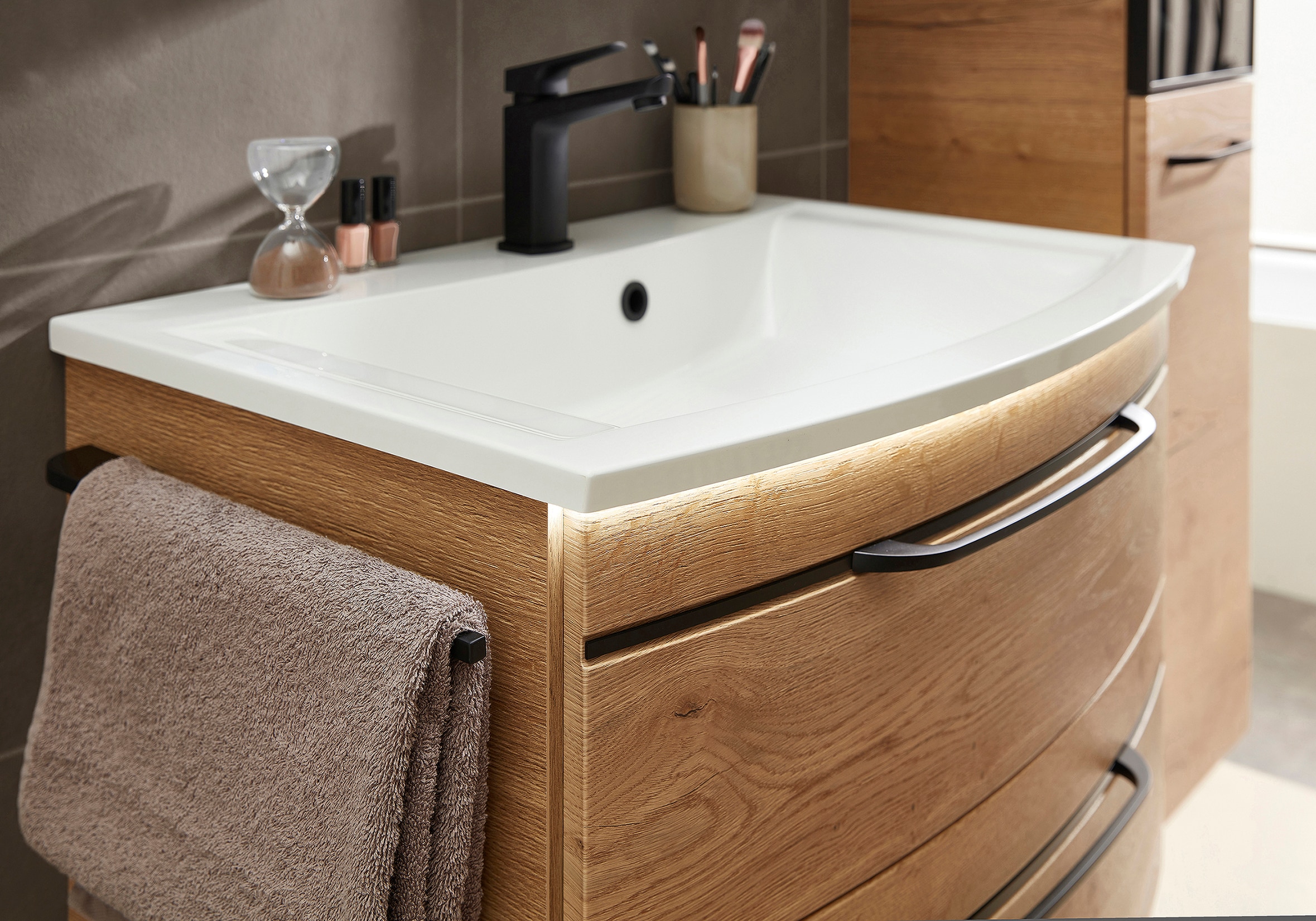 Saphir Waschtisch »Serie 7045 Mineralmarmor-Waschtisch und Unterschrank, 71,5 cm breit«, Waschplatz mit 2 Schubladen, Badmöbel Set mit Waschtisch