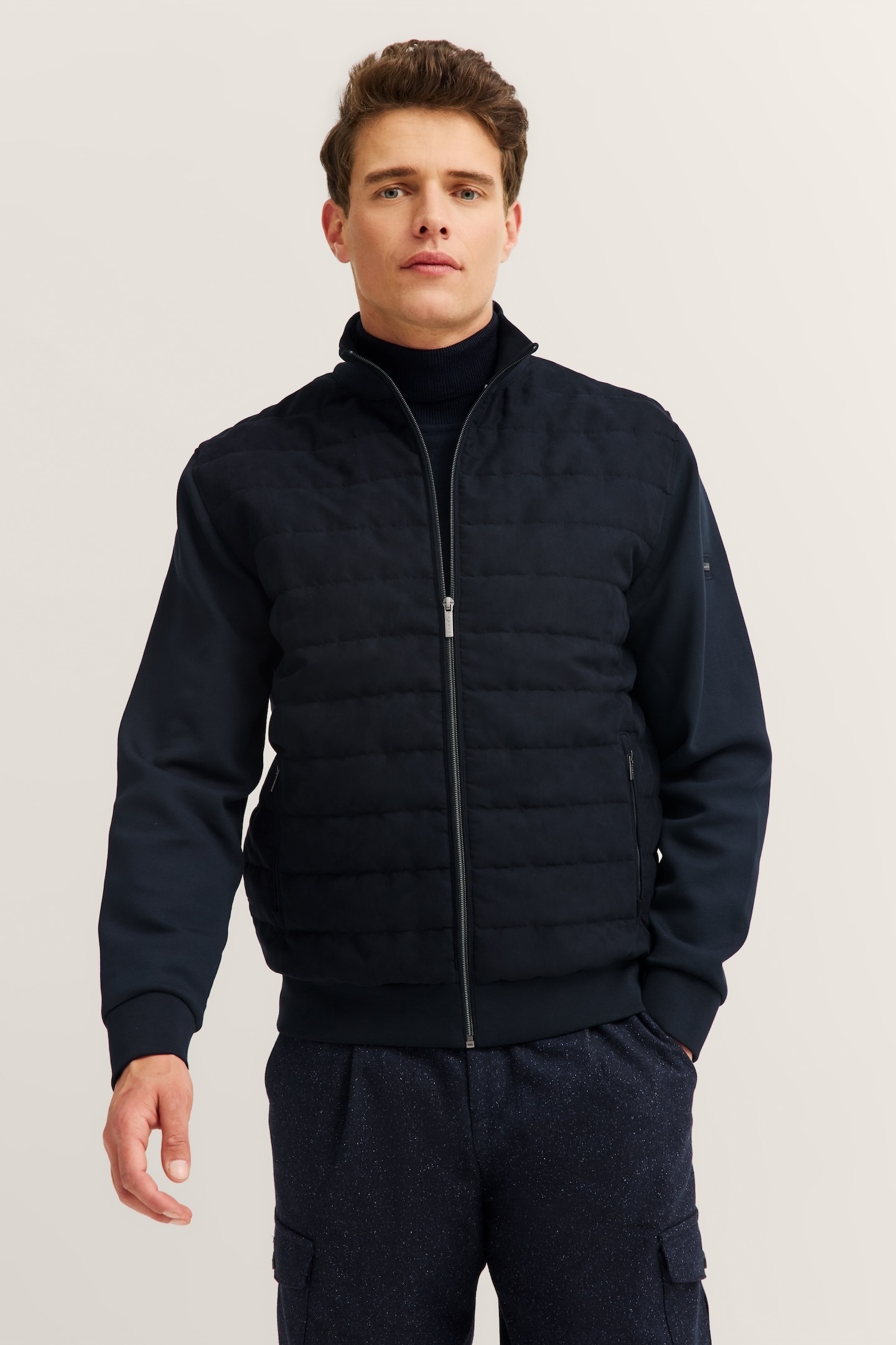 bugatti "Regular Fit" mit Quersteppung aus einem Baumwollmix