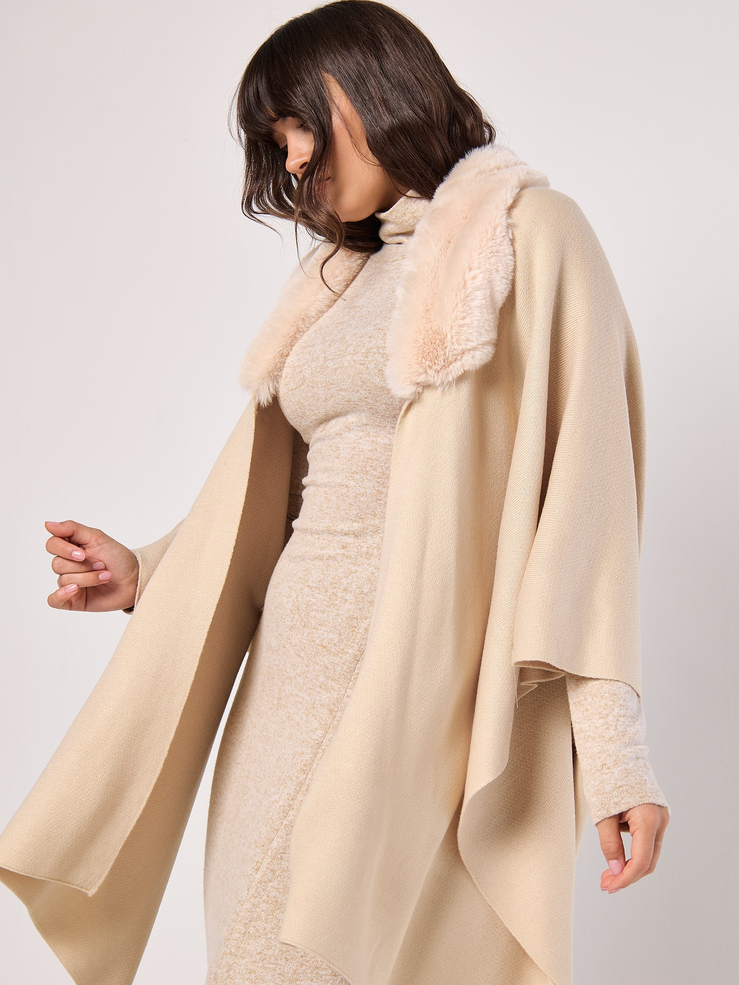Apricot Strickjacke »mit Kunstfell« 2 mit Bindeband