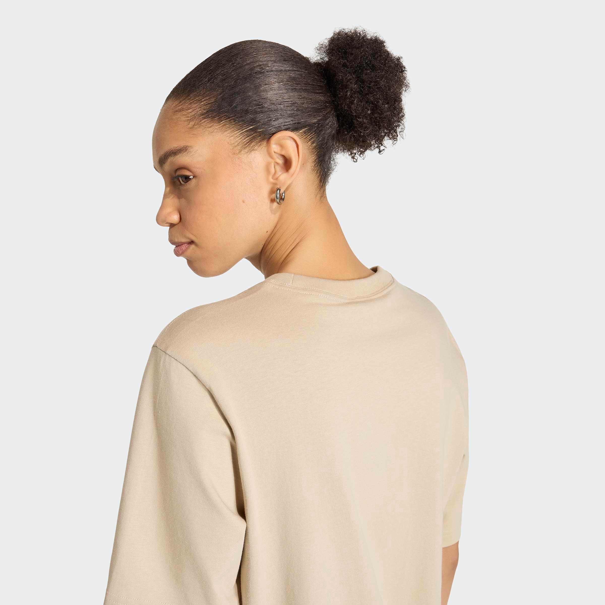 adidas Originals T-Shirt »ESSENTIALS, LOCKER GESCHNITTEN« für Erwachsene, mit sportlichem Stil, Kurzarmdesign, ohne Verschluss