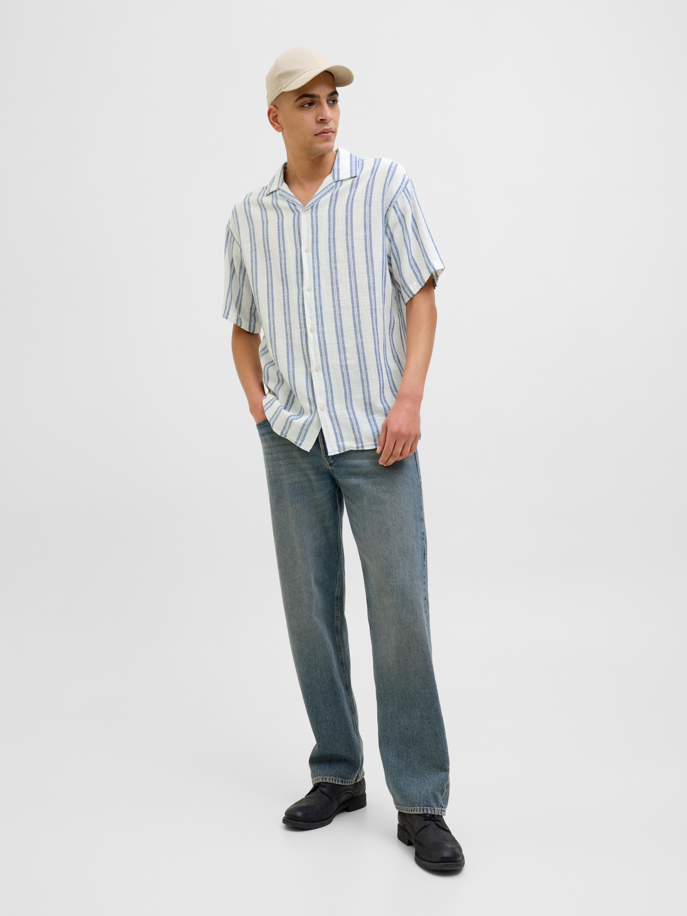 Jack & Jones Kurzarmhemd »JJEENZO STRIPE RESORT SHIRT SS SN«, mit Streifen Muster