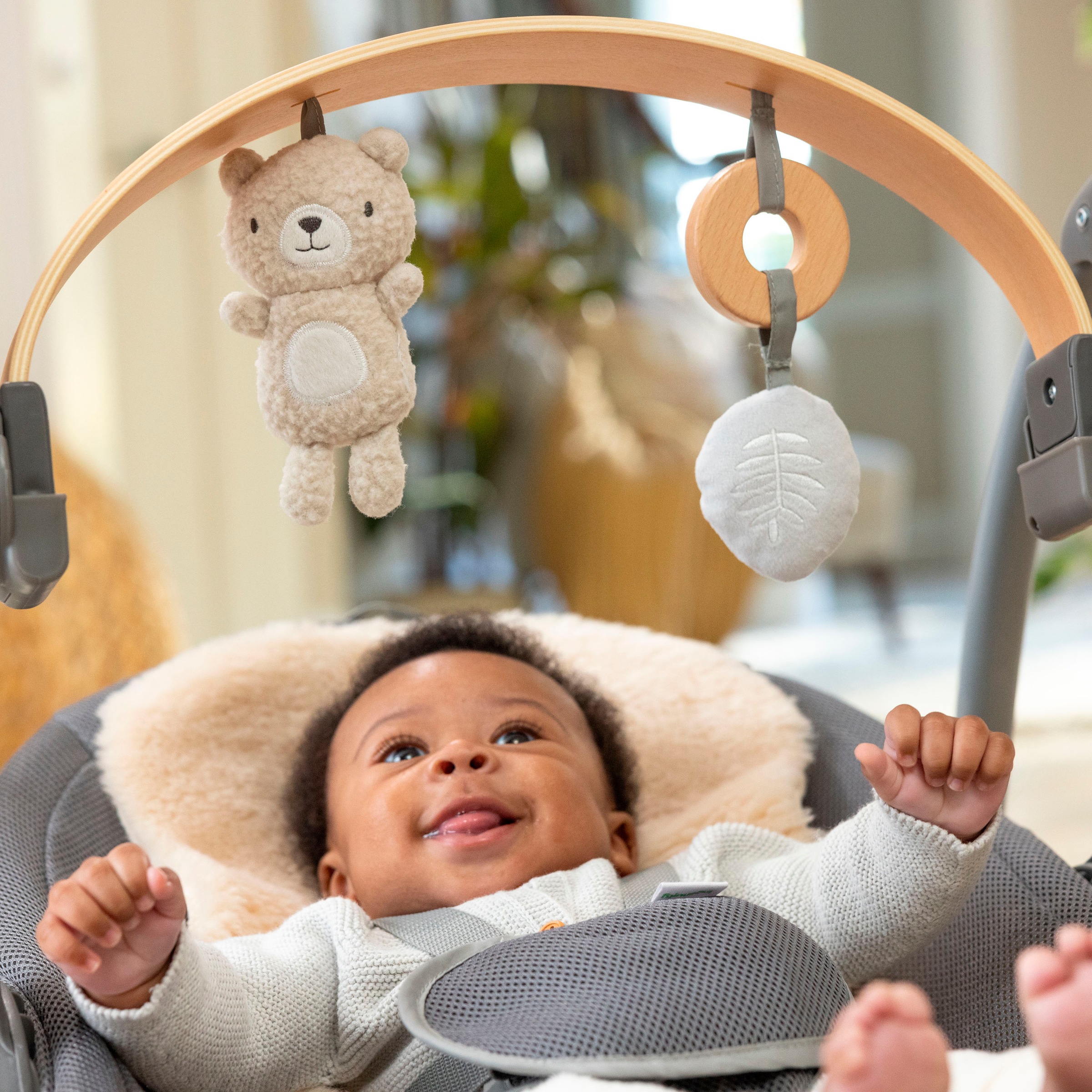 ingenuity Babywippe »Every Season™ Swing 'n Go Portable Swing™ - Wesley™«, bis 9 kg, mit Musik und Geräuschen