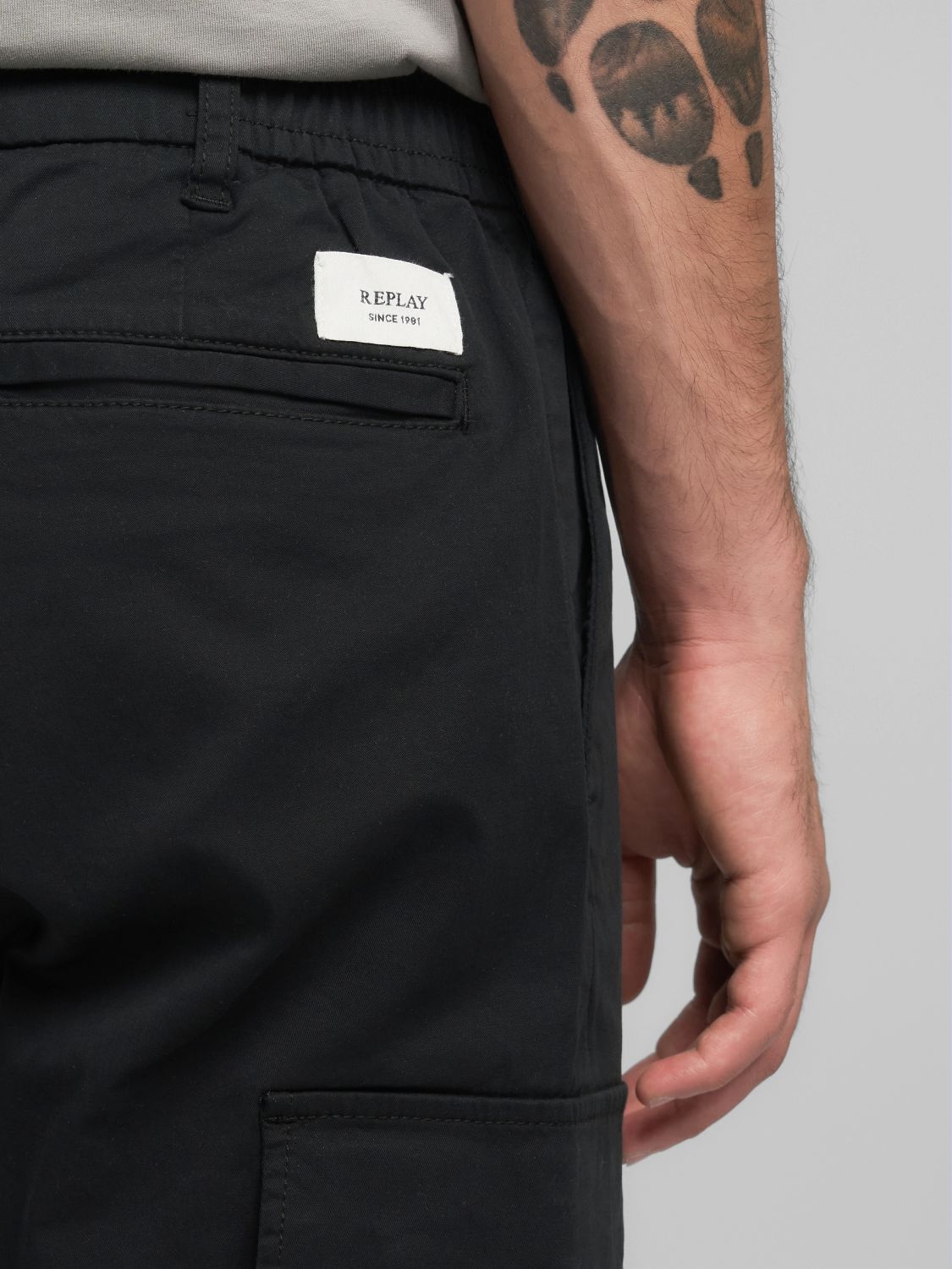 Replay Chinohose »Adhann«  aus Twill mit Cargotaschen, Tapered Fit