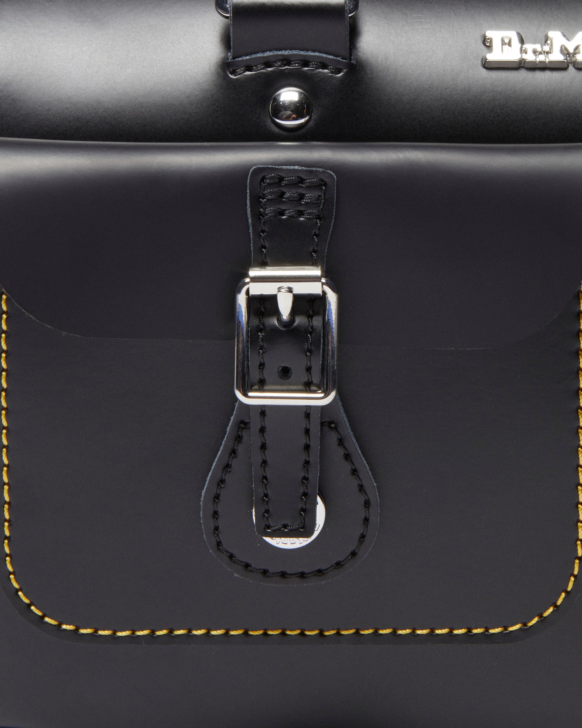 DR. MARTENS Henkeltasche Damen Handtasche, Umhängetasche mit edlem Logo-Schmuckelement