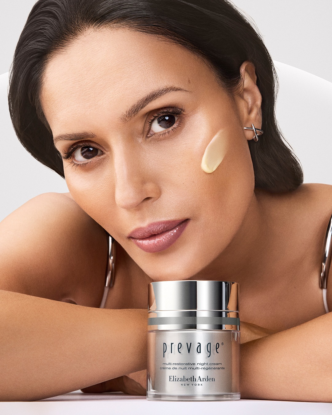 Elizabeth Arden Nachtcreme »MULTI-RESTORATIVE NIGHT CREAM« für die Anwendung während des Schlafs, mit Multi-Restorative Formel