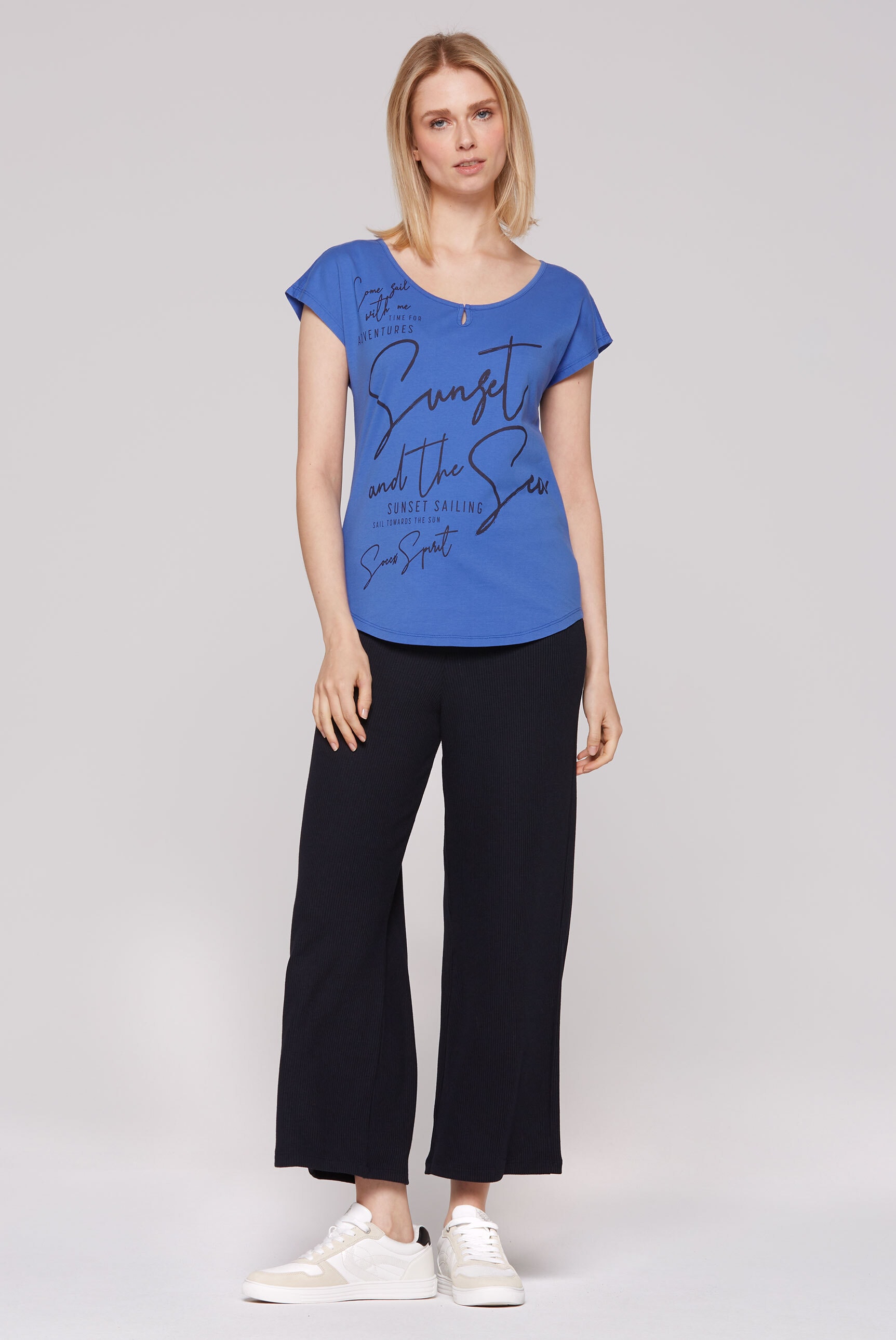 SOCCX Rundhalsshirt, mit Cut-Outs
