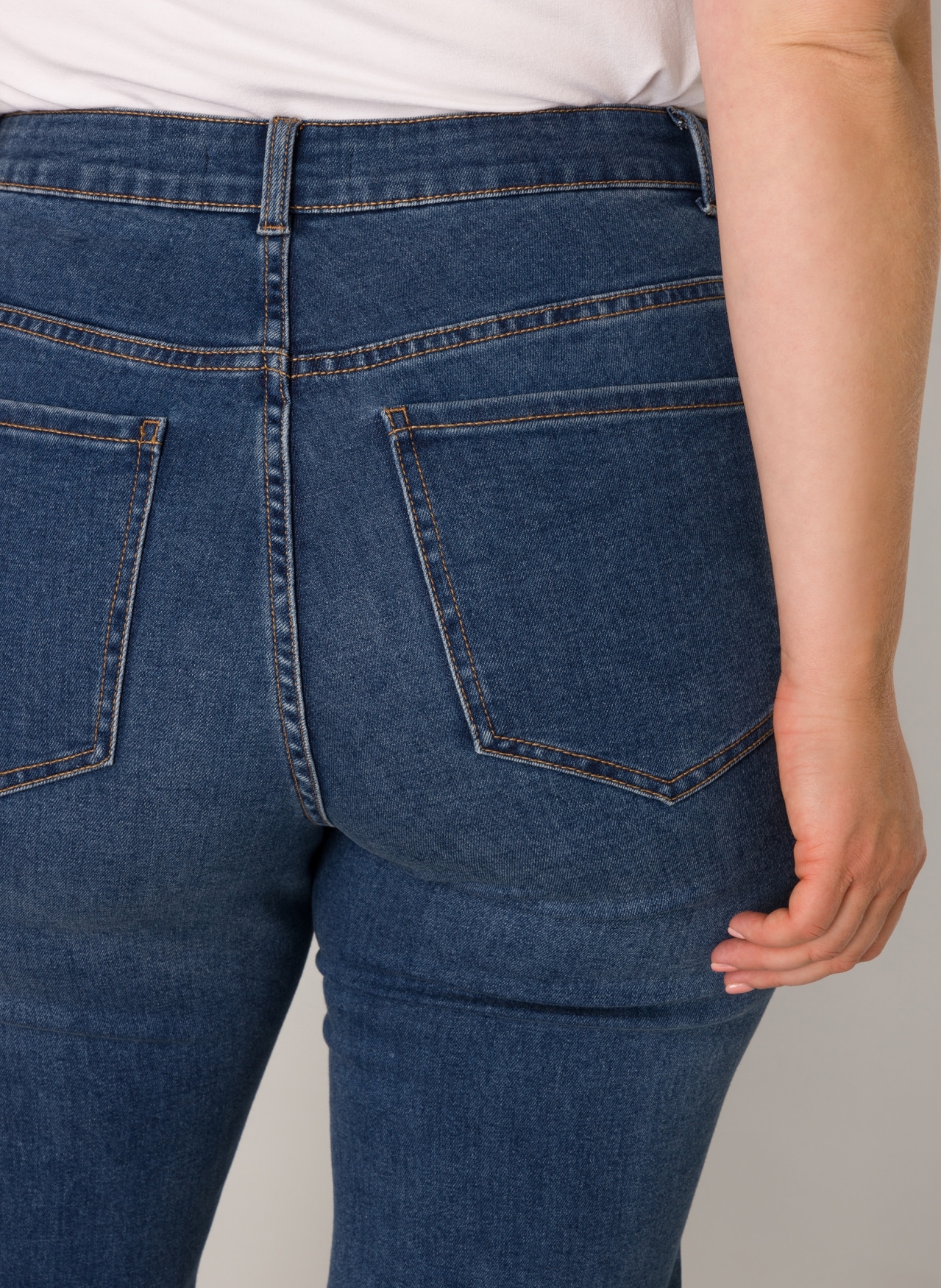 Base Level Curvy Slim-fit-Jeans, in großen Größen