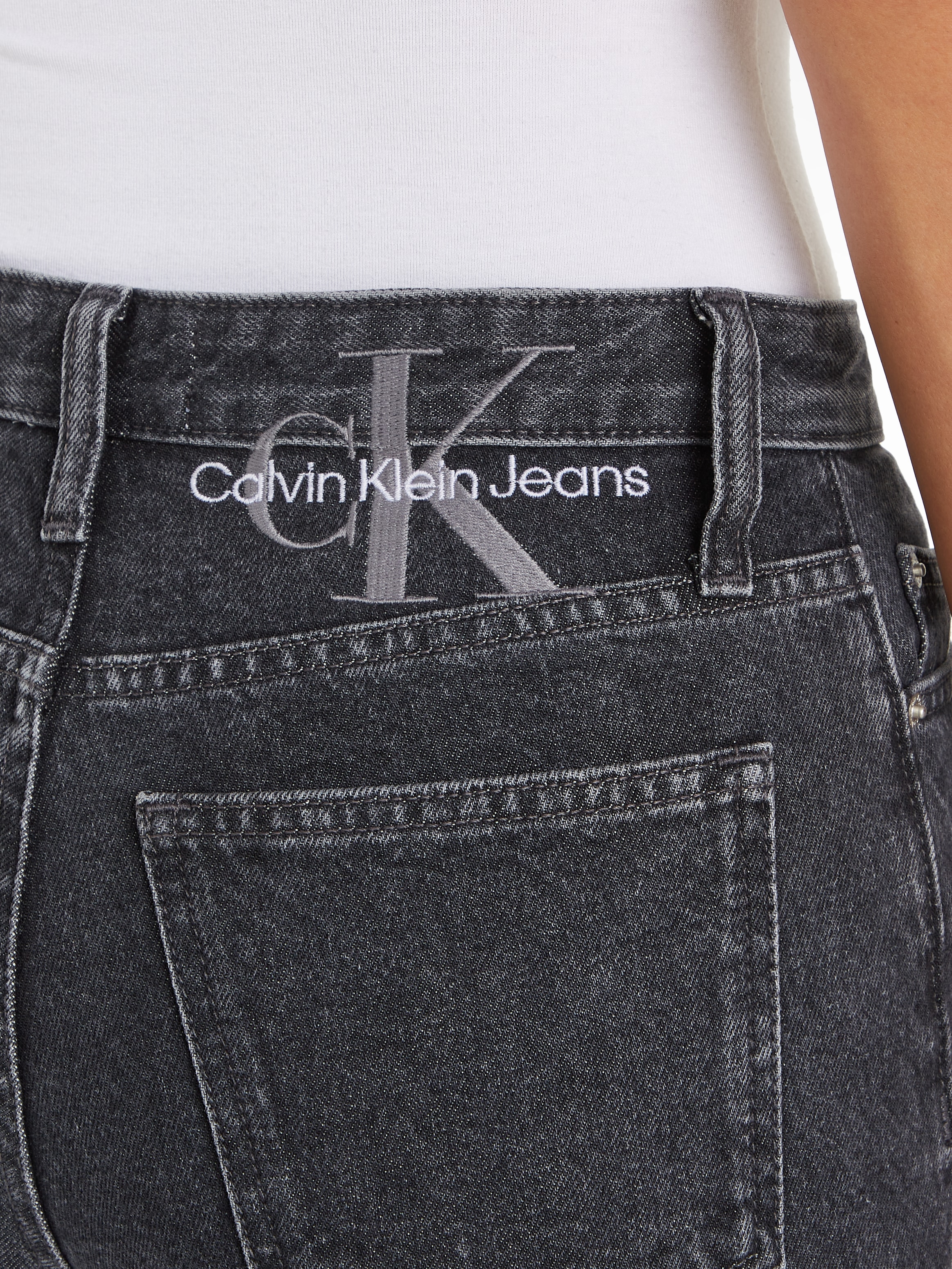 Calvin Klein Jeans Mom-Jeans »MOM JEAN«, im 5-Pocket-Style