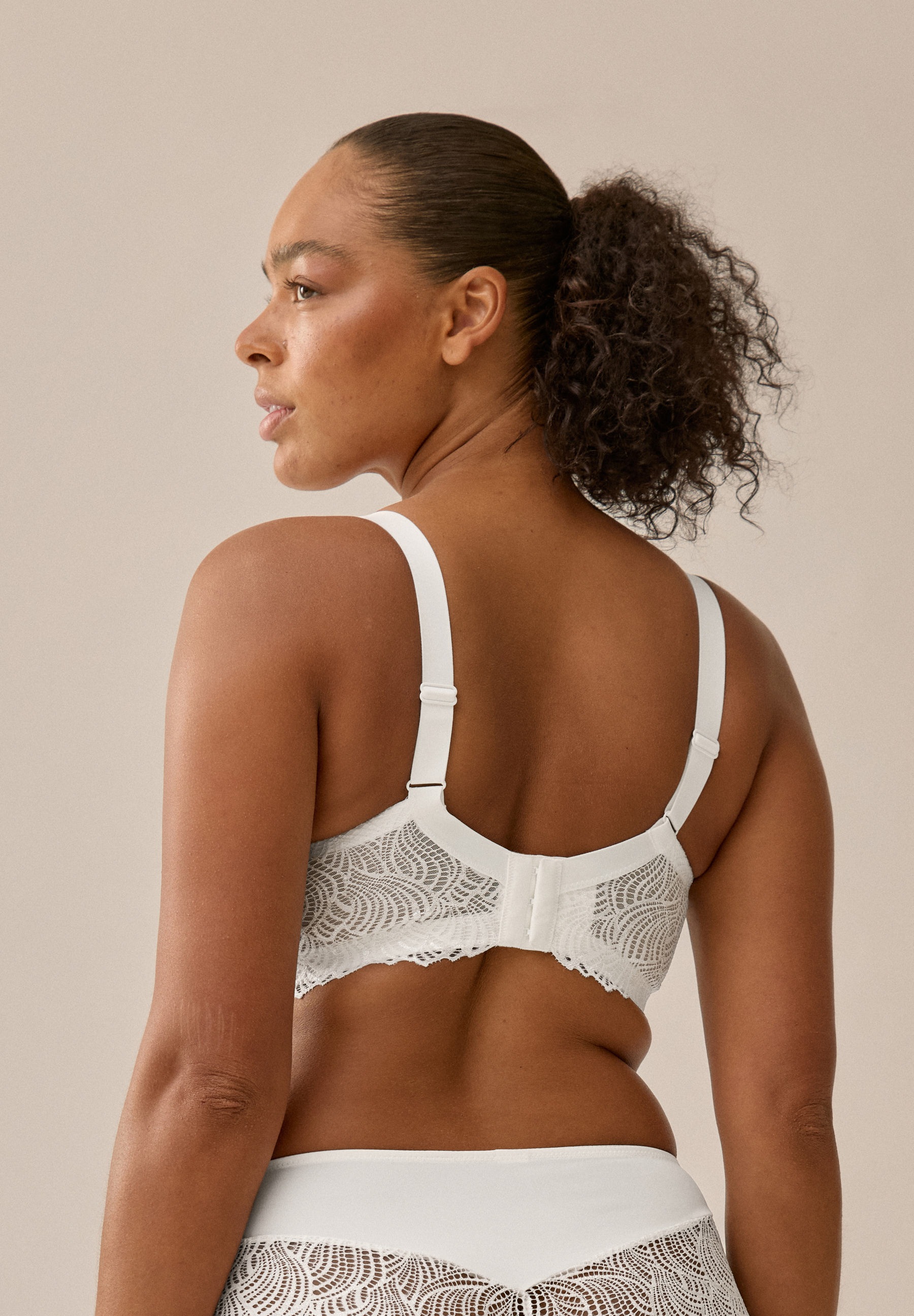 Naturana Schalen-BH »The Friday« 1 Stk. mit Bügel, mit Spitze, feminin, weich, bequem