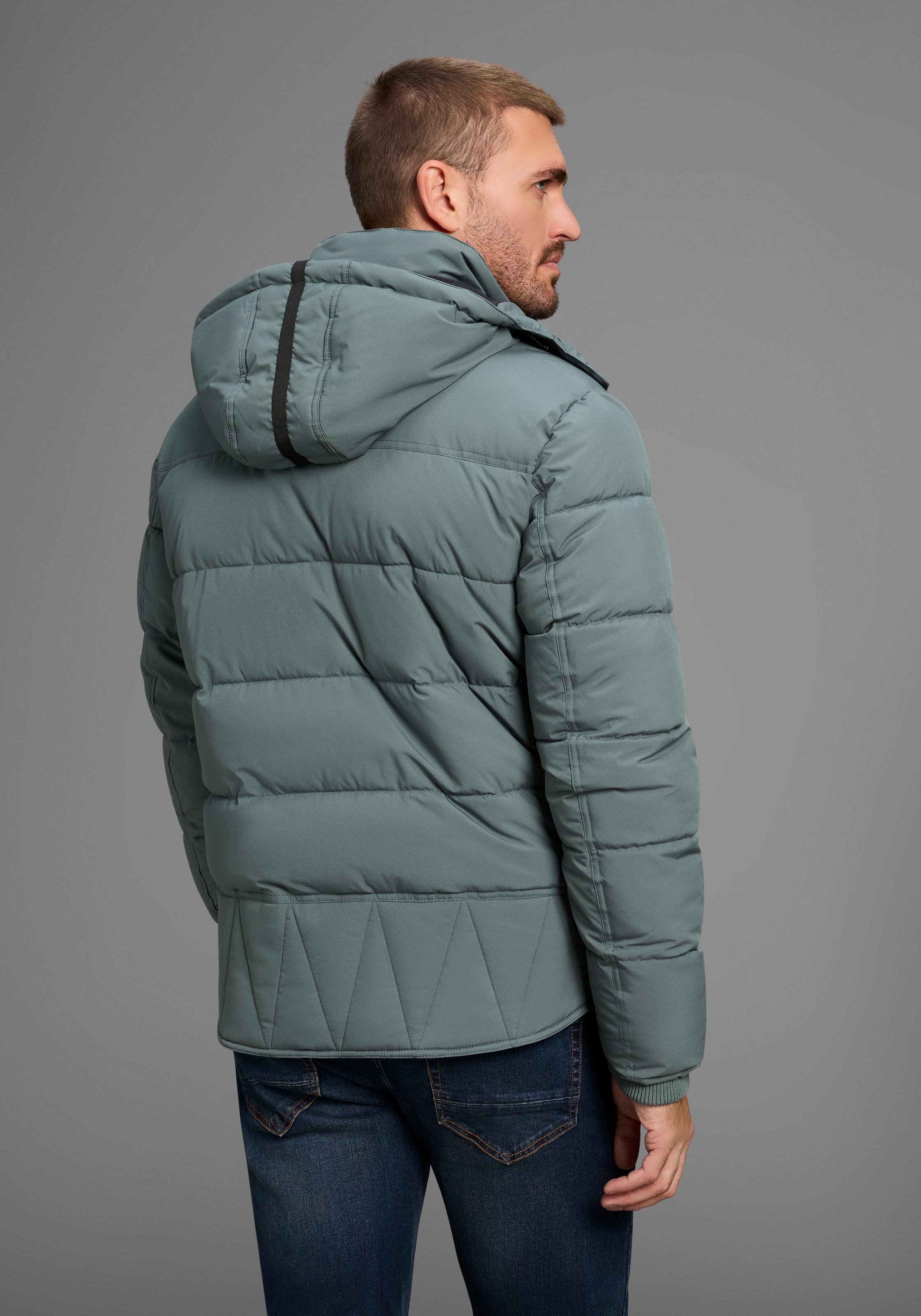 Bruno Banani Steppjacke, mit Kapuze, für Übergangswetter, wasserabweisend, taillierter Schnitt