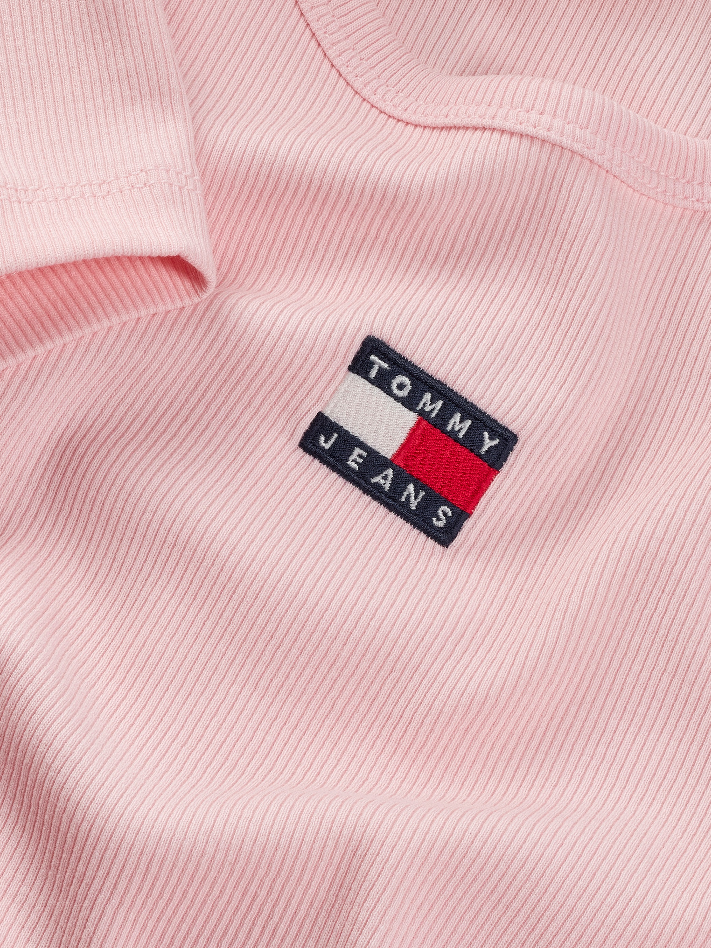 Tommy Jeans Kurzarmshirt »TJW SLIM BADGE RIB TEE«, mit gerippter Struktur