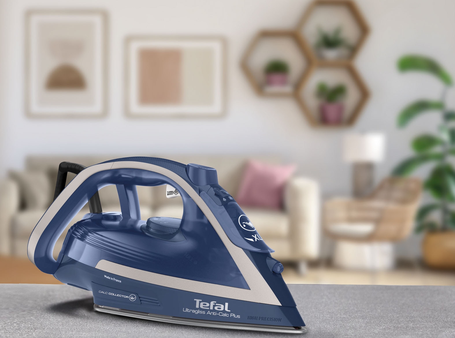 Tefal Dampfbügeleisen »FV6830 Ultragliss Plus«, 2800 W, Vertikaldampf, Anti-Kalk