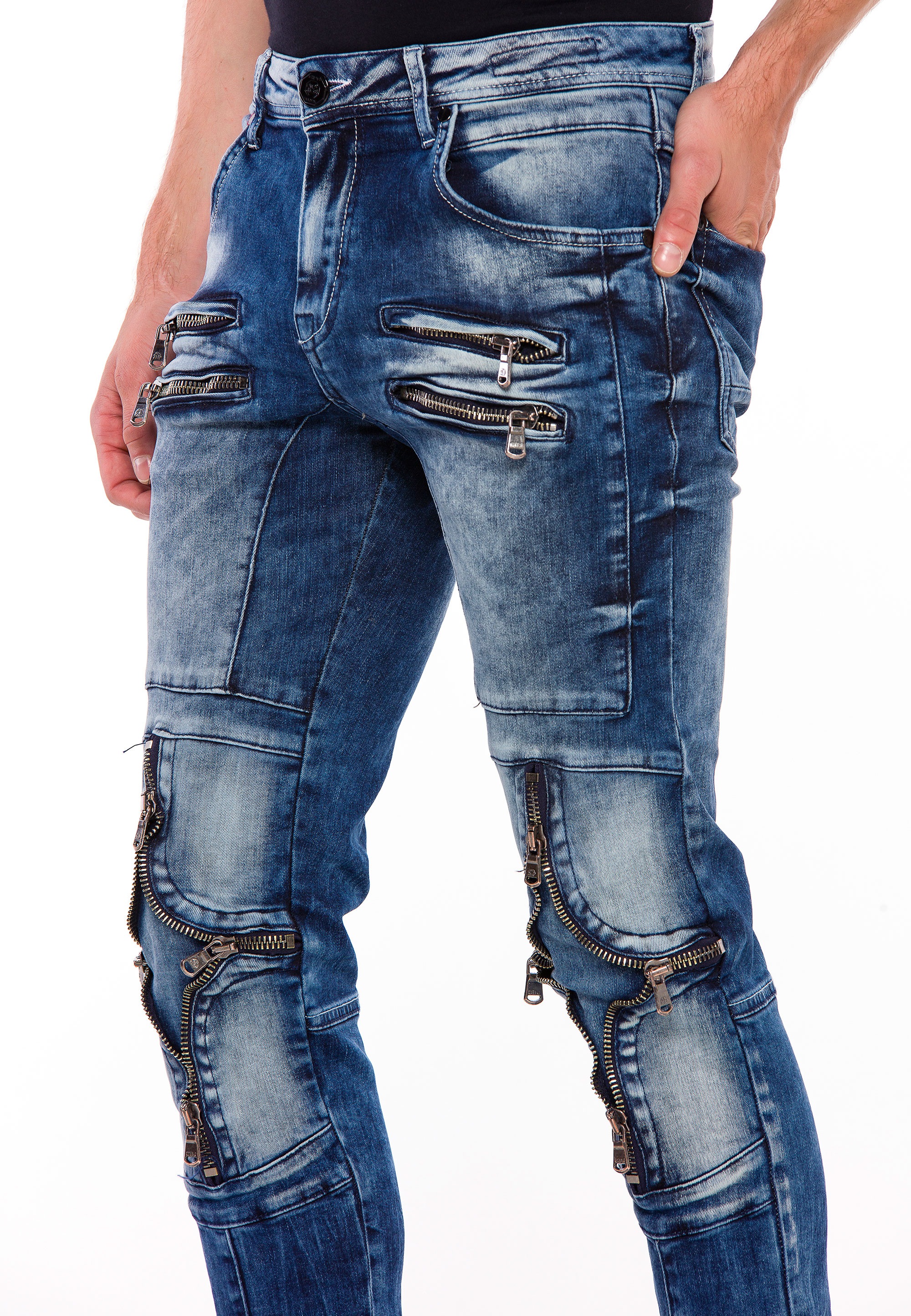 Cipo & Baxx Bequeme Jeans, mit modischen Details in Straight Fit