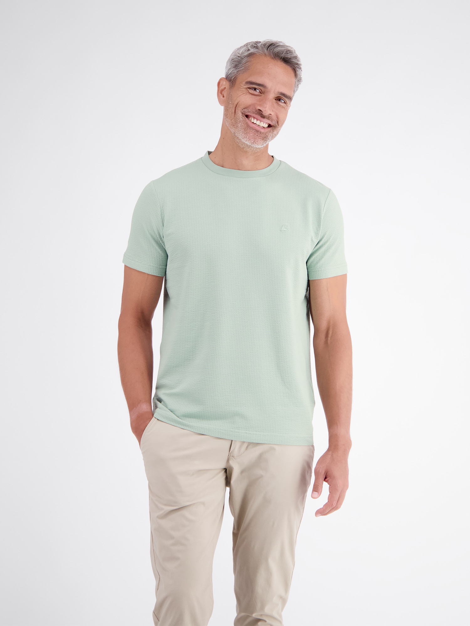 LERROS T-Shirt "T-Shirt in softer Seersucker-Qualität mit bequemem O-Neck"