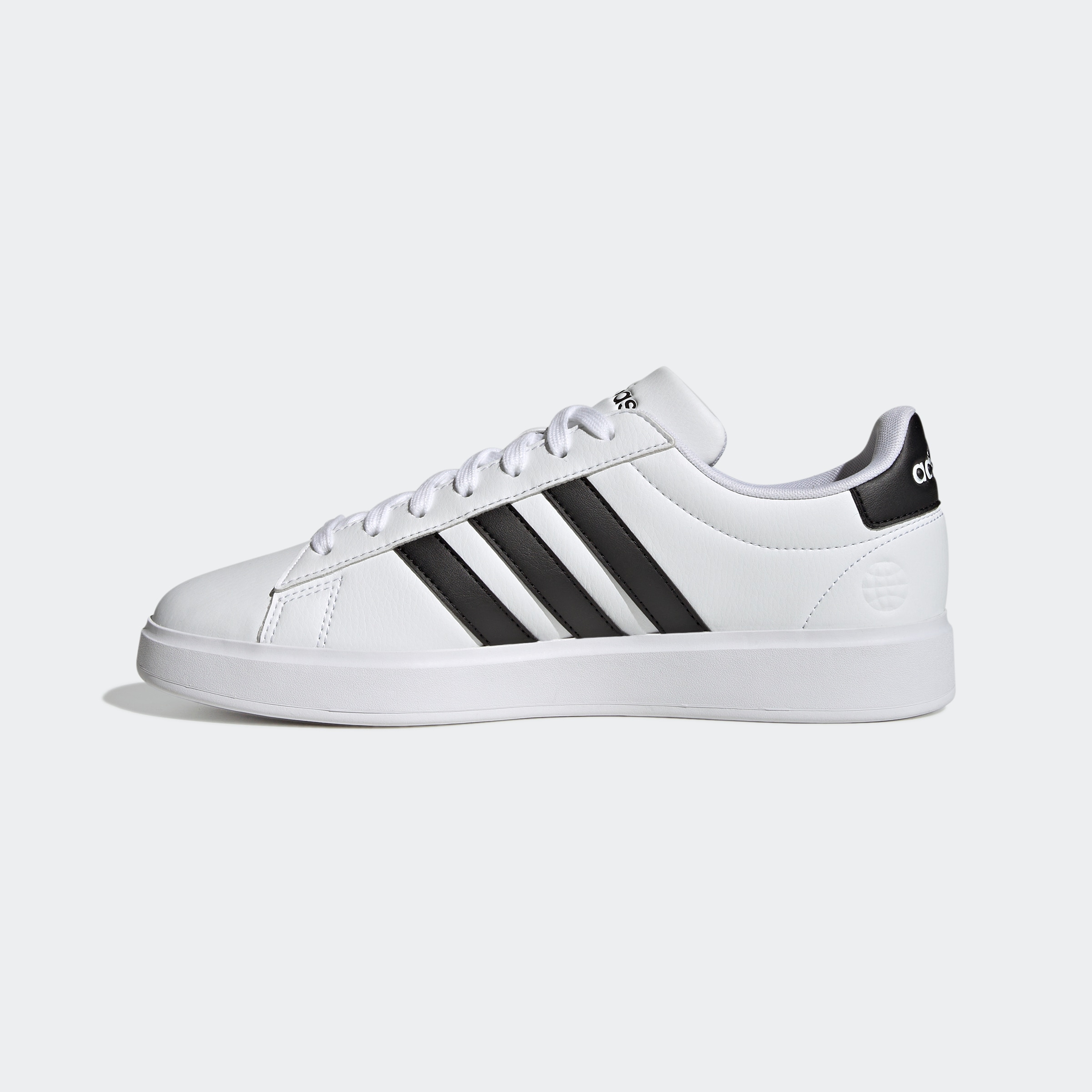 adidas Sportswear Sneaker »GRAND COURT CLOUDFOAM COMFORT«, Design auf den Spuren des adidas Superstar