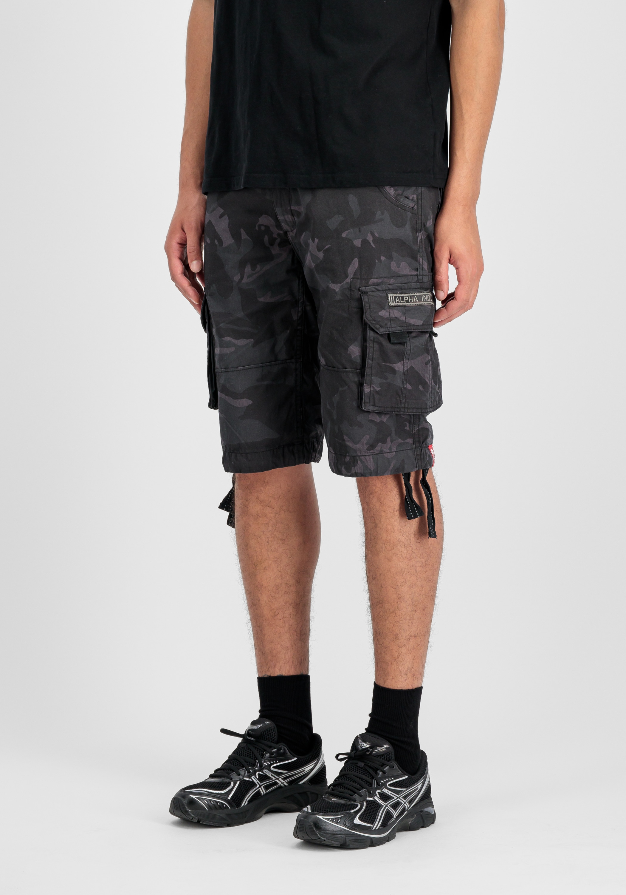Alpha Industries Jet Camo Shorts Black Camo Size 30 3