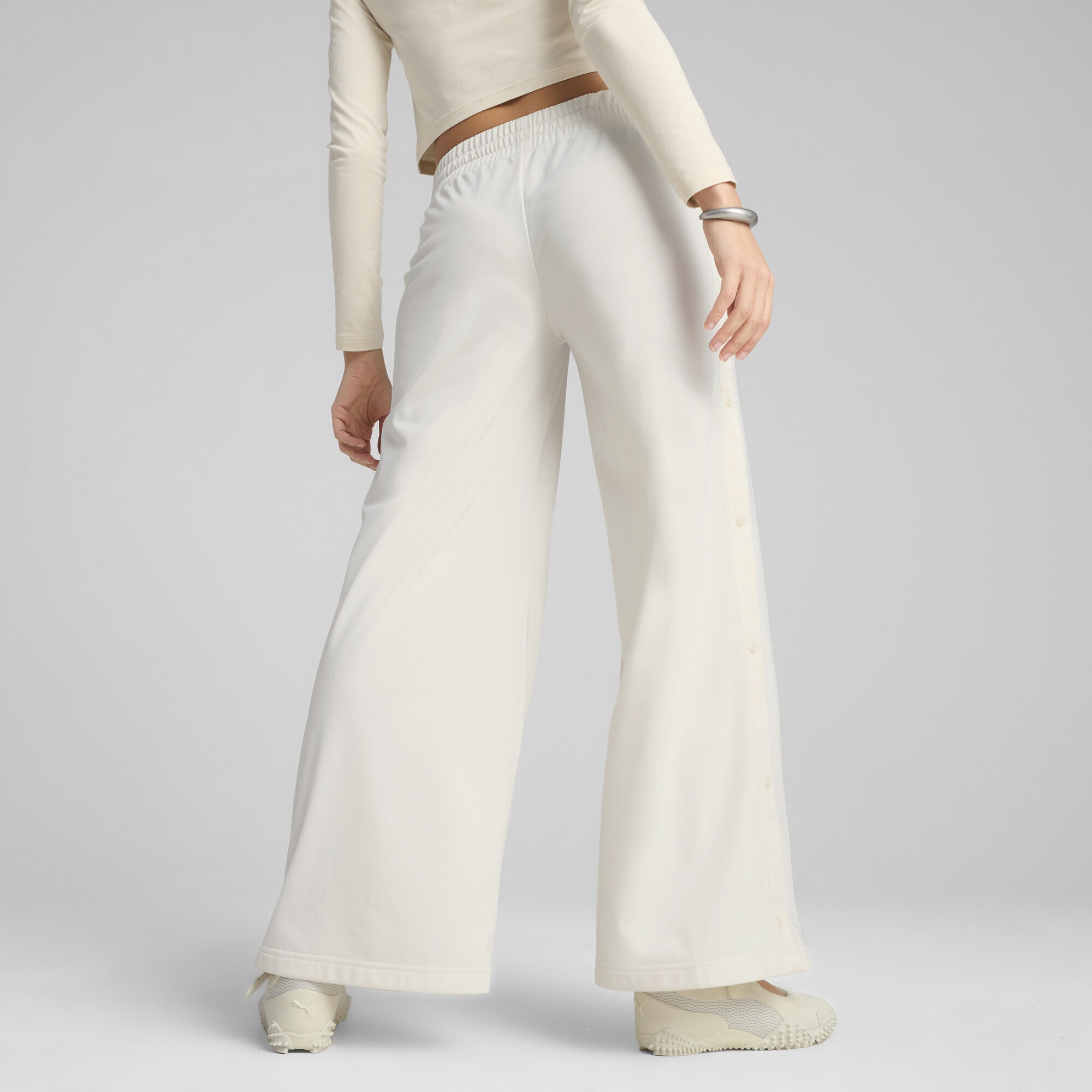 PUMA Sporthose »WARDROBE ESS Hose mit niedrigem Bund und Druckknopfverschluss«