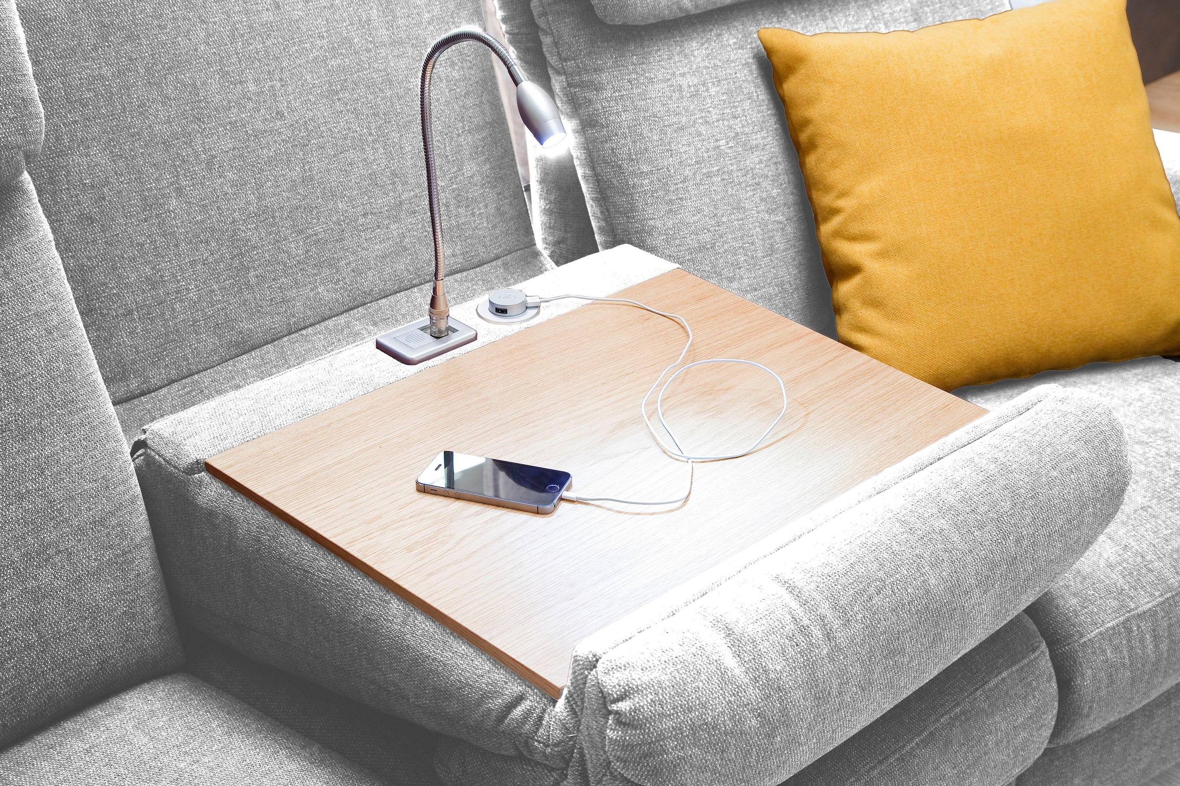 Home affaire Sofa »Turin«, mit motorischer Relaxfunktion, Tisch, Leuchte + USB-Ladestation